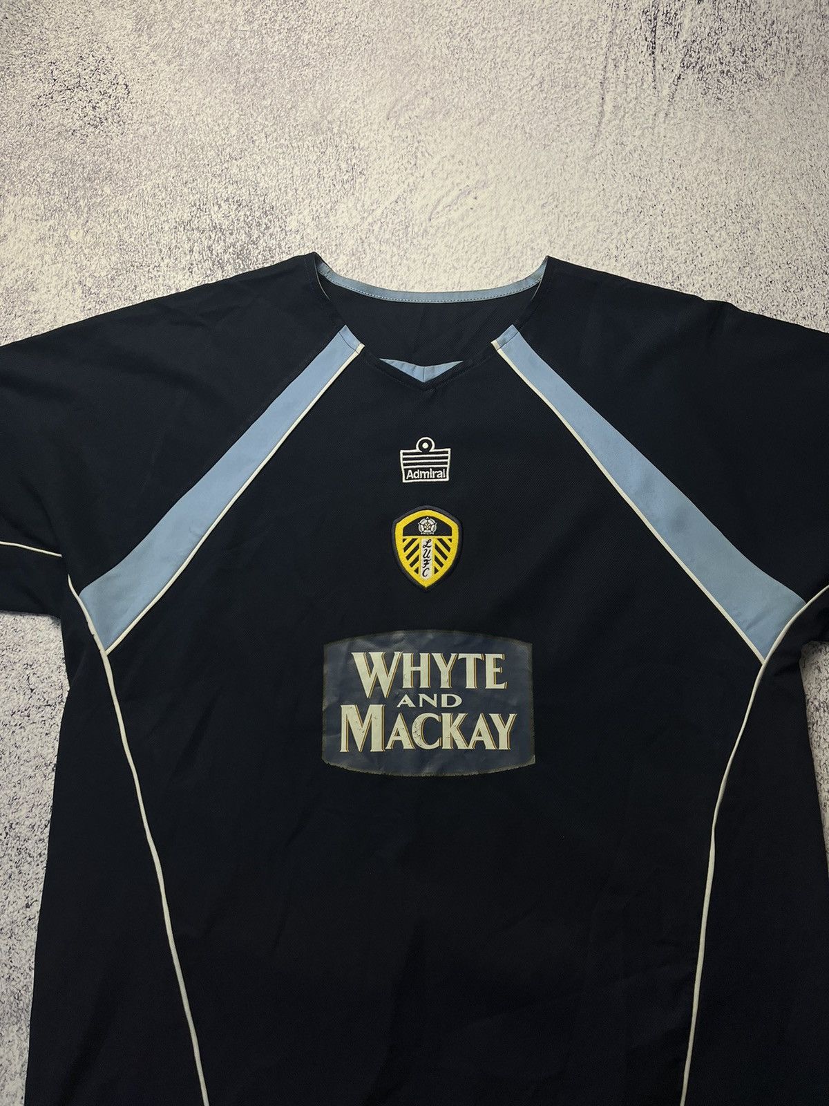 Vintage LEEDS UNITED 2005 AWAY FOOTBALL SHIRT SOCCER JERSEY ADMIRAL Size US XL / EU 56 / 4 - 6 Thumbnail