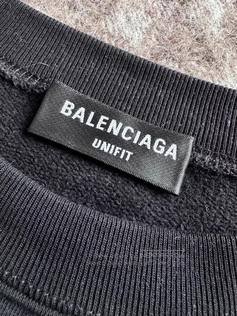 Balenciaga Balenciaga Embroidered white Pairs classic urban sweatshir Size US S / EU 44-46 / 1 - 2 Thumbnail