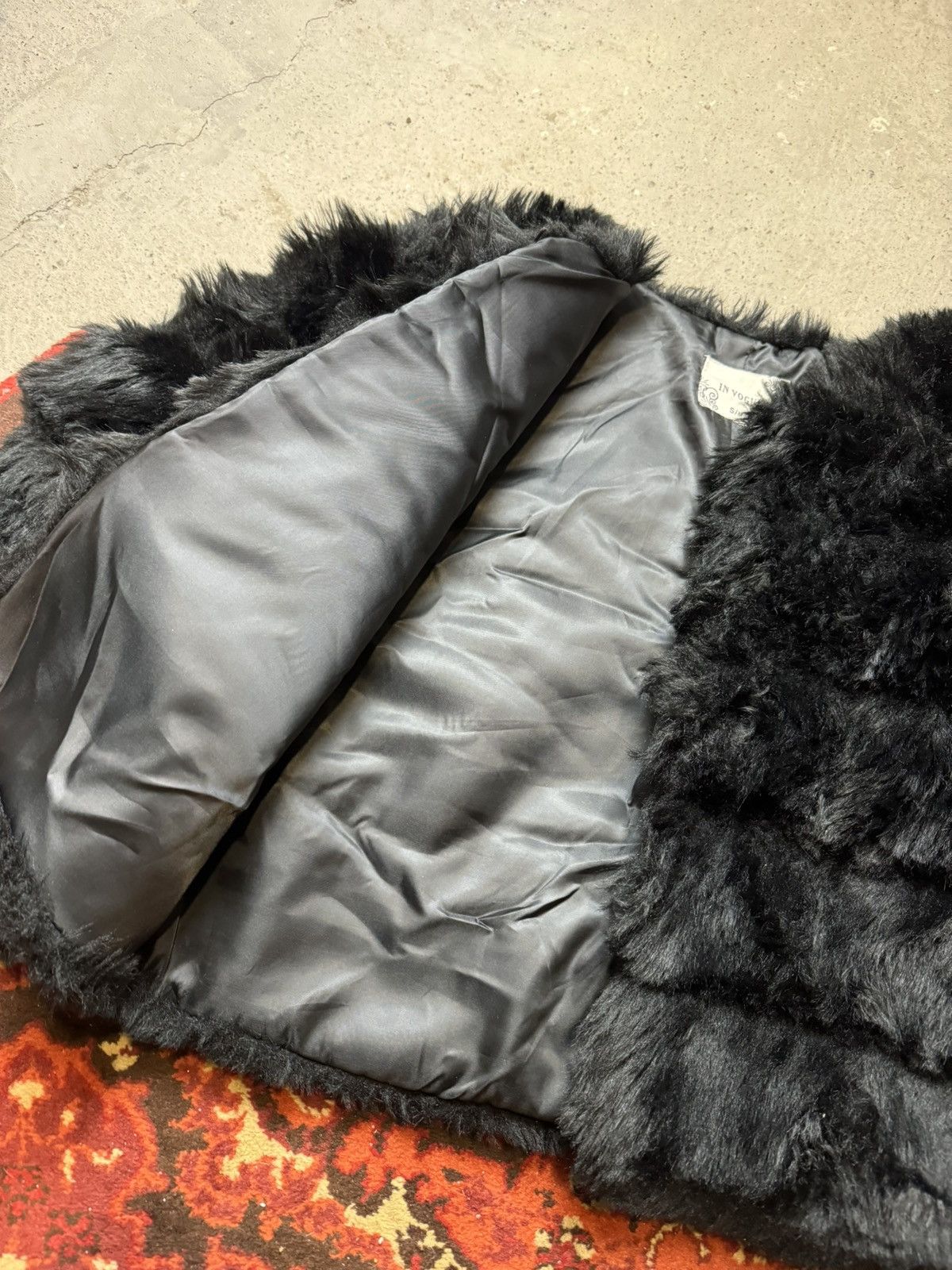 Japanese Brand Y2K Faux Fur Balenciaga Style Cropped Carti Opium Jacket Size US S / EU 44-46 / 1 - 5 Thumbnail