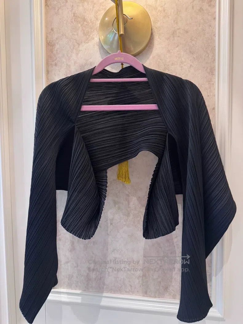 Issey Miyake Issey Miyake Black Short-Sleeve T-Shirt Size L / US 10 / IT 46 - 2 Thumbnail