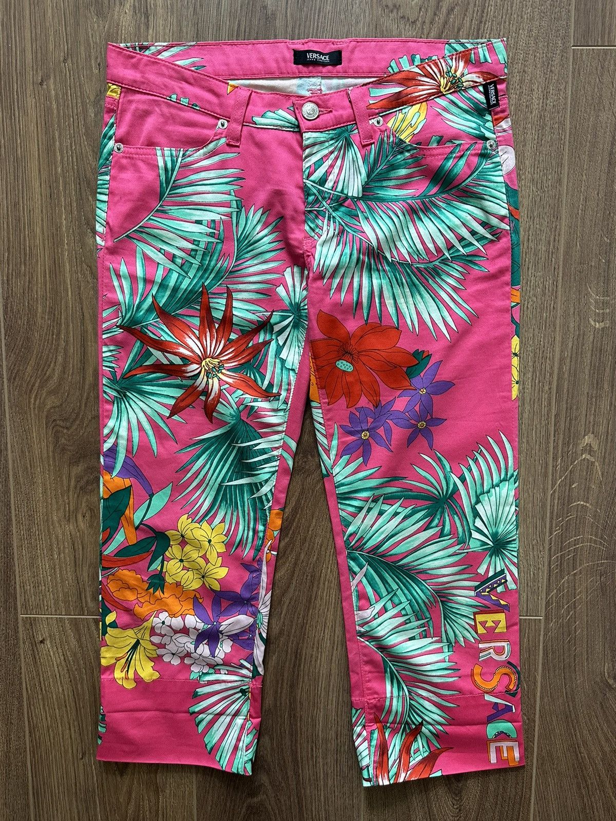 Versace Jeans Couture × Vintage Vintage Versace Jeans Couture Tropical Plants Cropped Pants Size 28" / US 6 / IT 42 - 1 Thumbnail