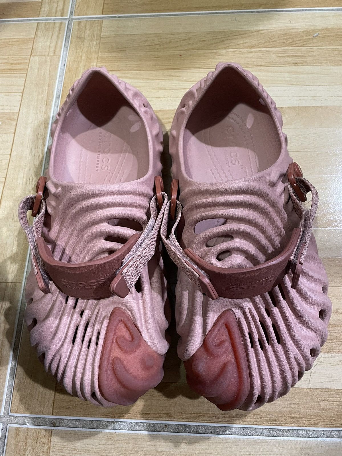 Crocs × Salehe Bembury Crocs Pollex Salehe Bembury Pale Blush Size 9 Preowned VNDS Size US 9 / EU 42 - 3 Thumbnail
