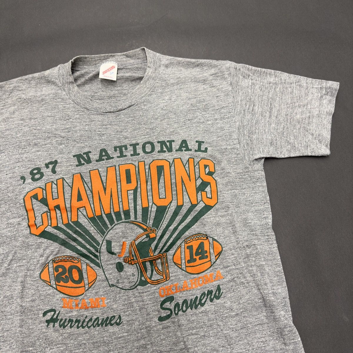 Jerzees × NCAA × Vintage Vintage Miami Hurricanes tee Size US L / EU 52-54 / 3 - 3 Thumbnail