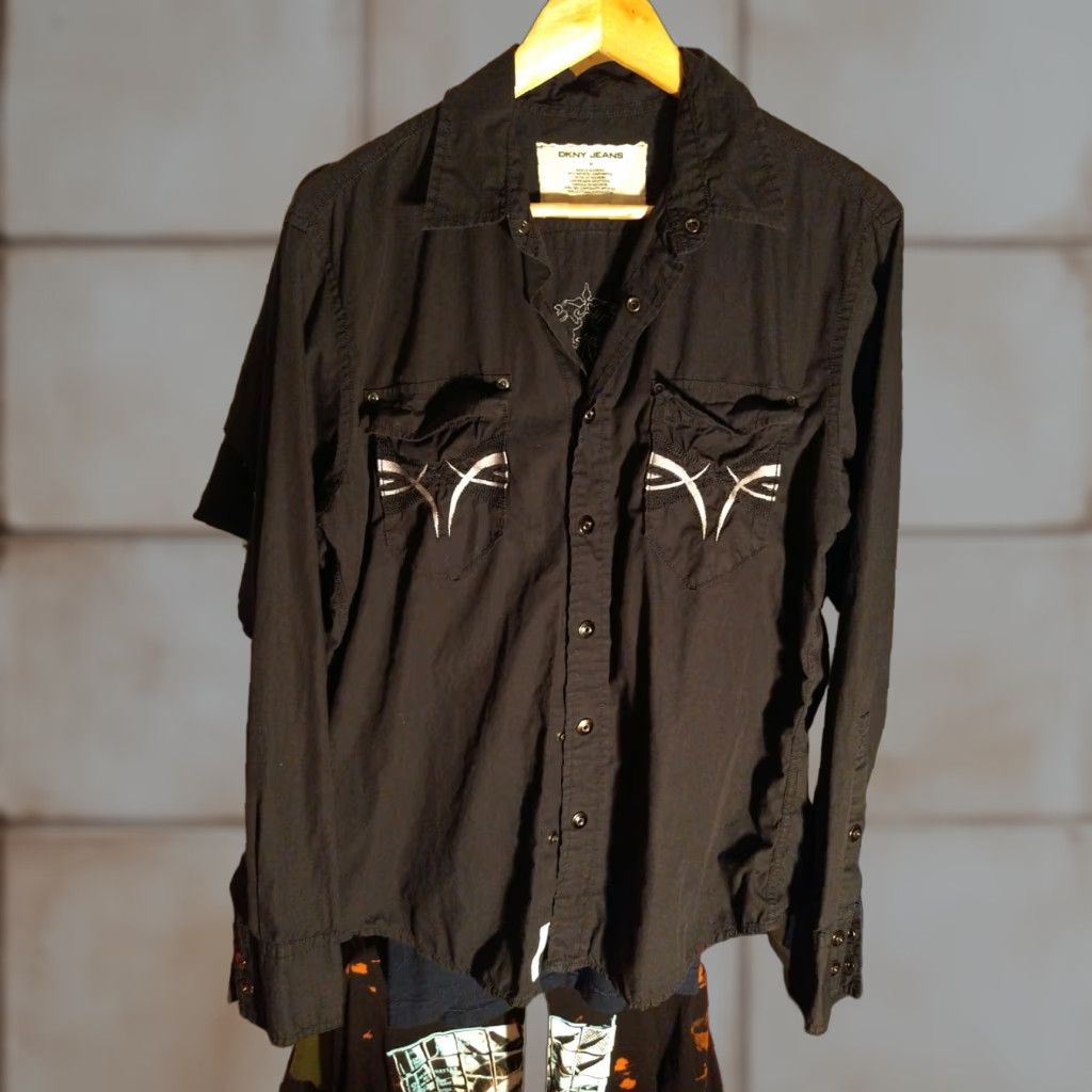 DKNY VINTAGE DKNY Jeans Button-Down Shirt Rock And Roll Embroidered M Black Men Shirt Size US M / EU 48-50 / 2 - 1 Thumbnail