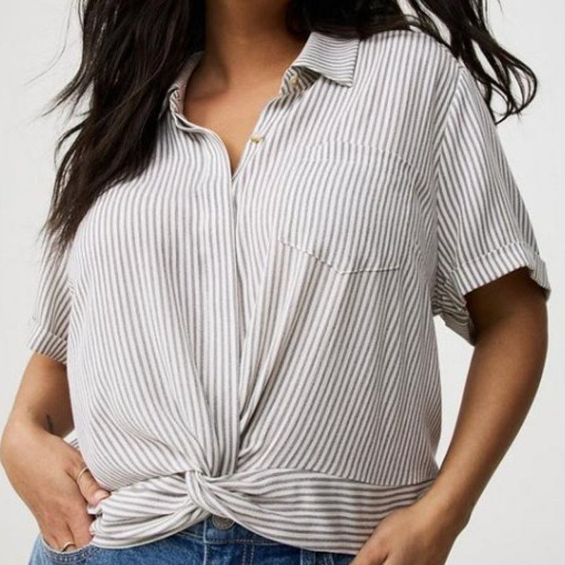 Torrid Torrid Womens Striped Crinkle Gauze Twist Front Button Shirt Size 3XL / US 20-22 - 1 Thumbnail