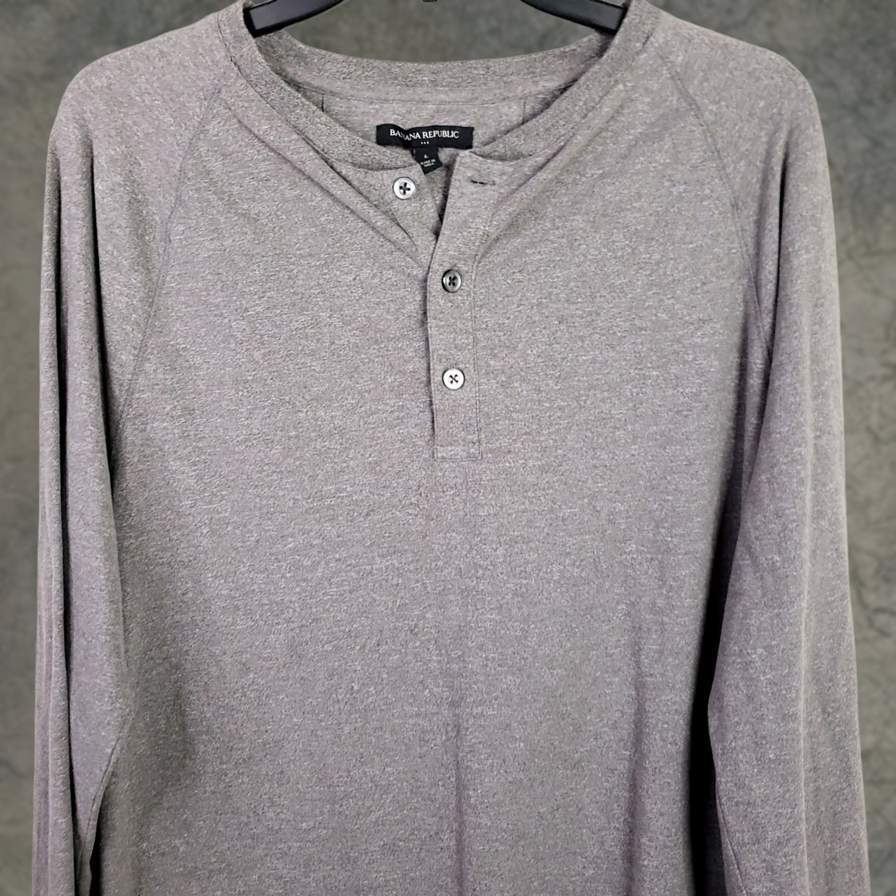 Banana Republic BANANA REPUBLIC Button Front Pullover Henley Shirt L Mens Gray Long Sleeve Shirt Regular Fit Size US L / EU 52-54 / 3 - 1 Thumbnail