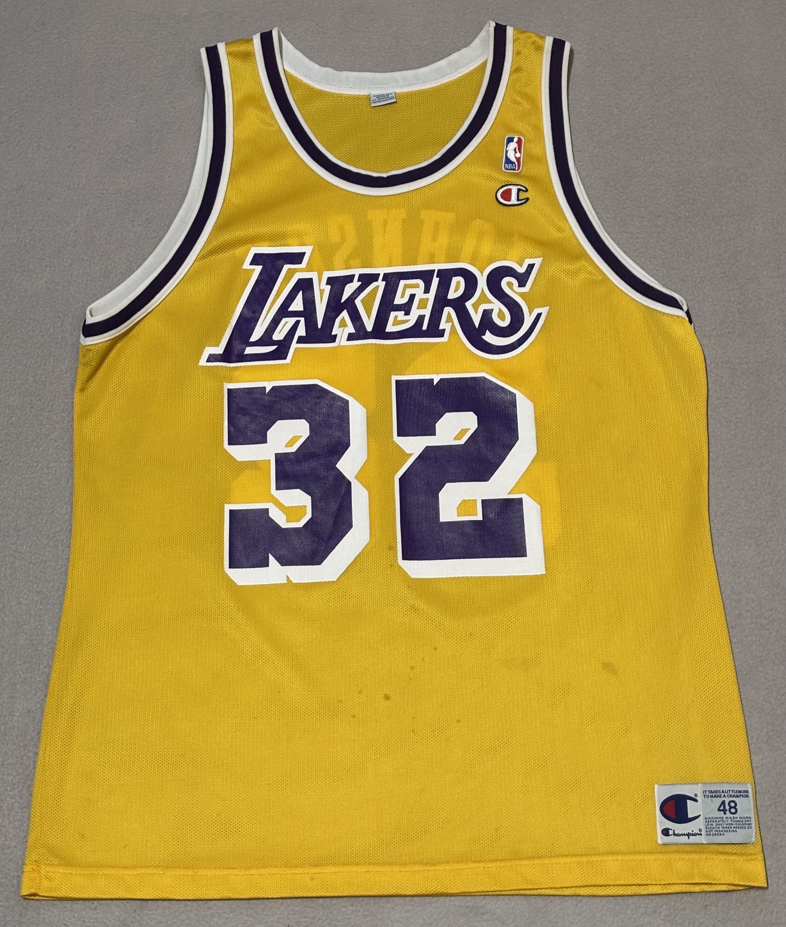 Champion Los Angeles Lakers 90s Johnson #32 Champion Basketball Size US XL / EU 56 / 4 - 5 Thumbnail