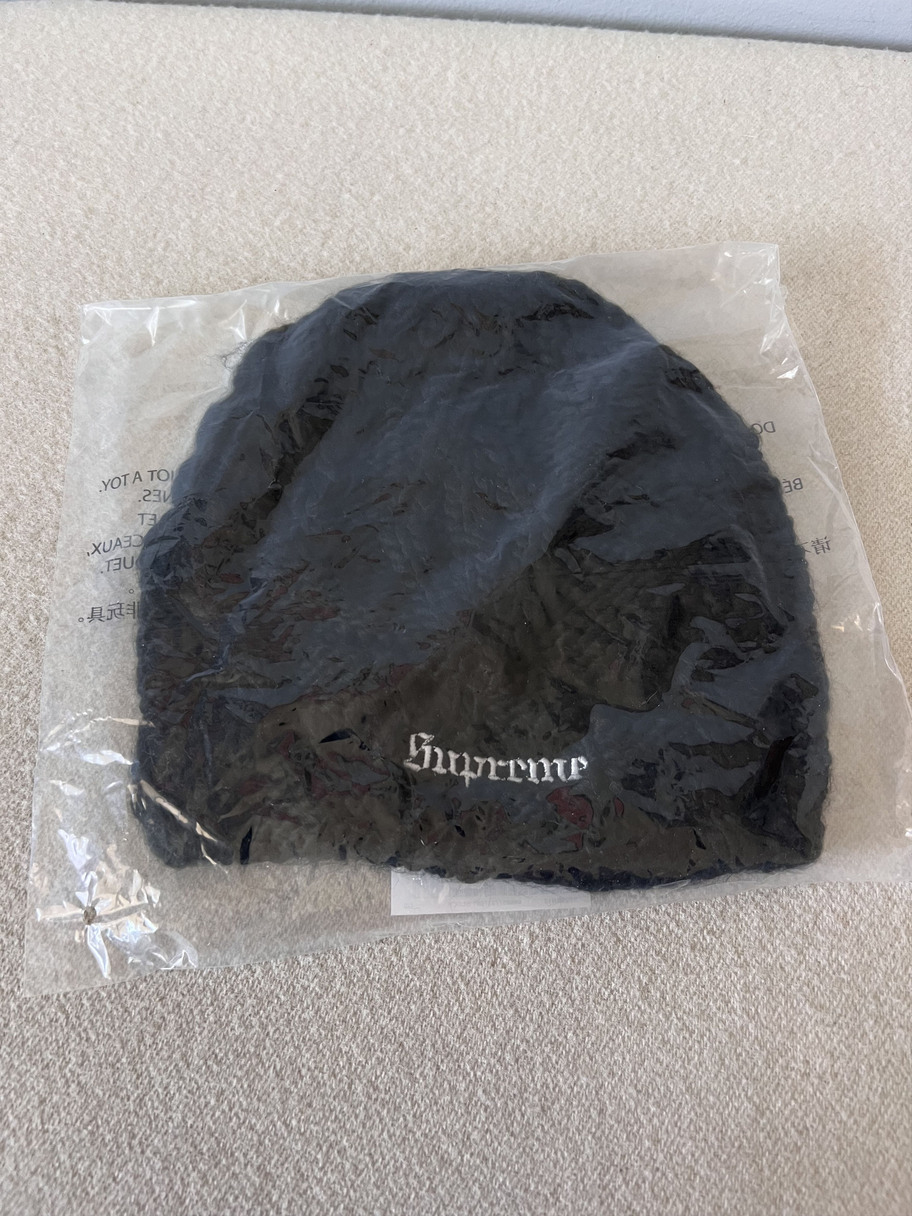 Supreme Supreme Block Knit Beanie in Black Size ONE SIZE - 2 Thumbnail