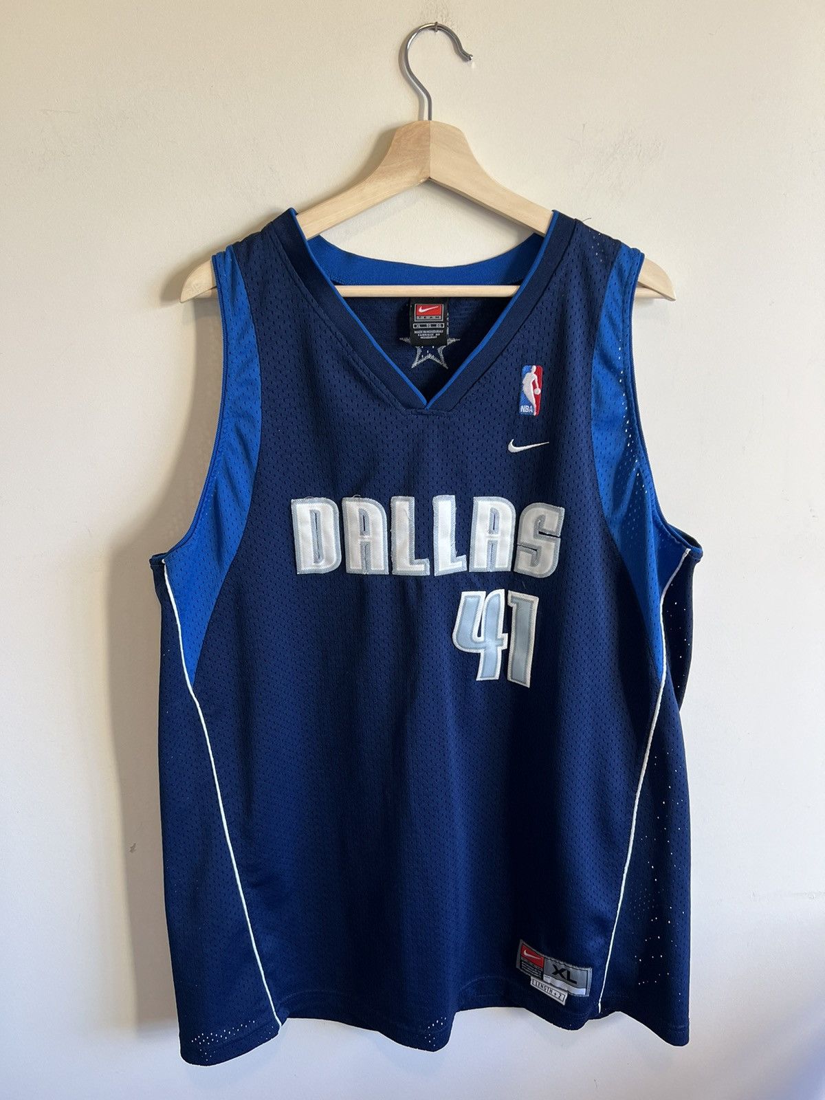 Nike nowitzki jersey deals