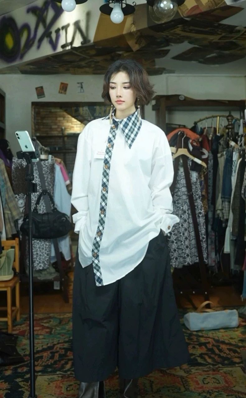 Vivienne Westwood Vivienne Westwood A shirt with a diagonal collar and a pla Size ONE SIZE - 6 Thumbnail