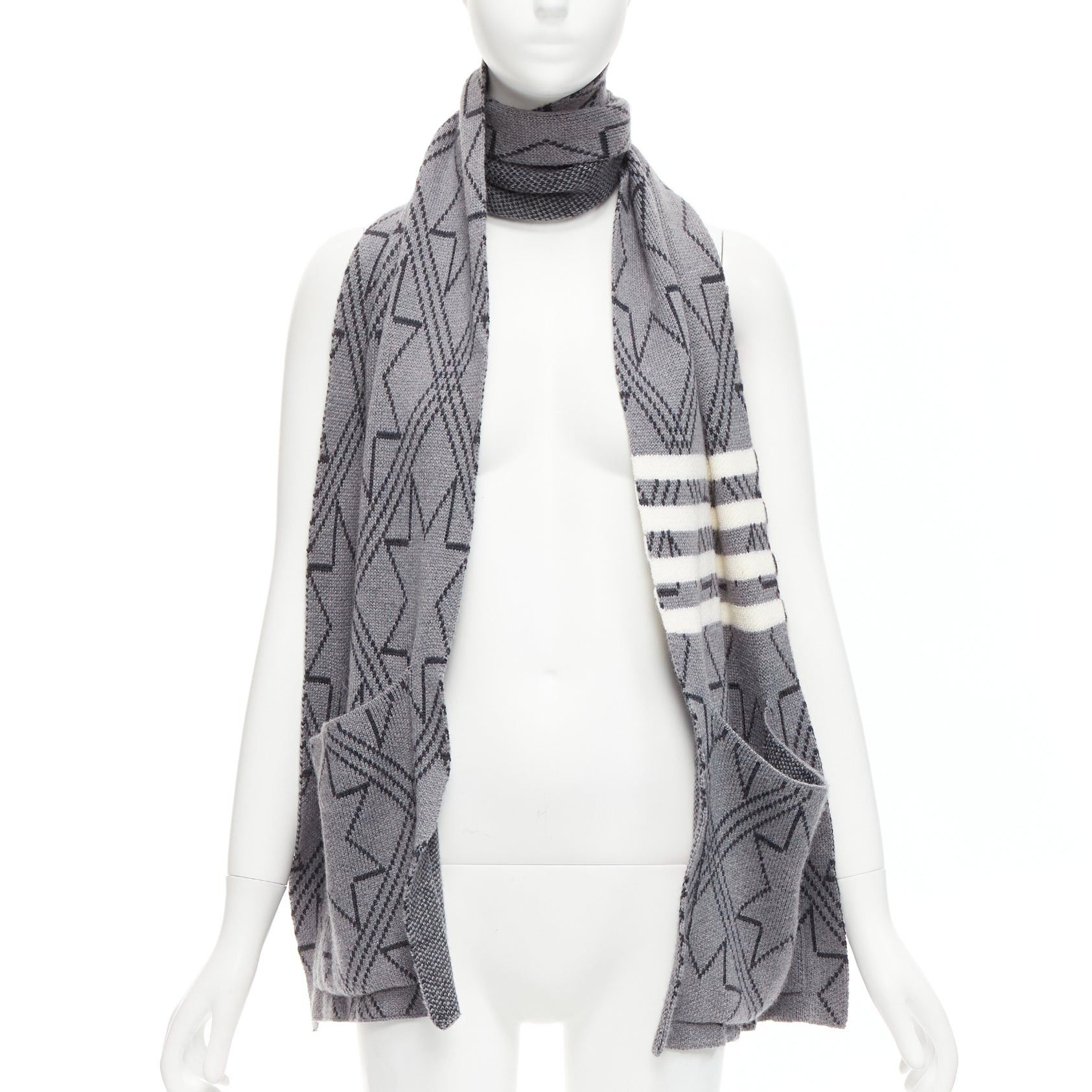 Thom Browne THOM BROWNE grey black graphic star 4 bar stripes pocketed long scarf Size ONE SIZE - 1 Thumbnail