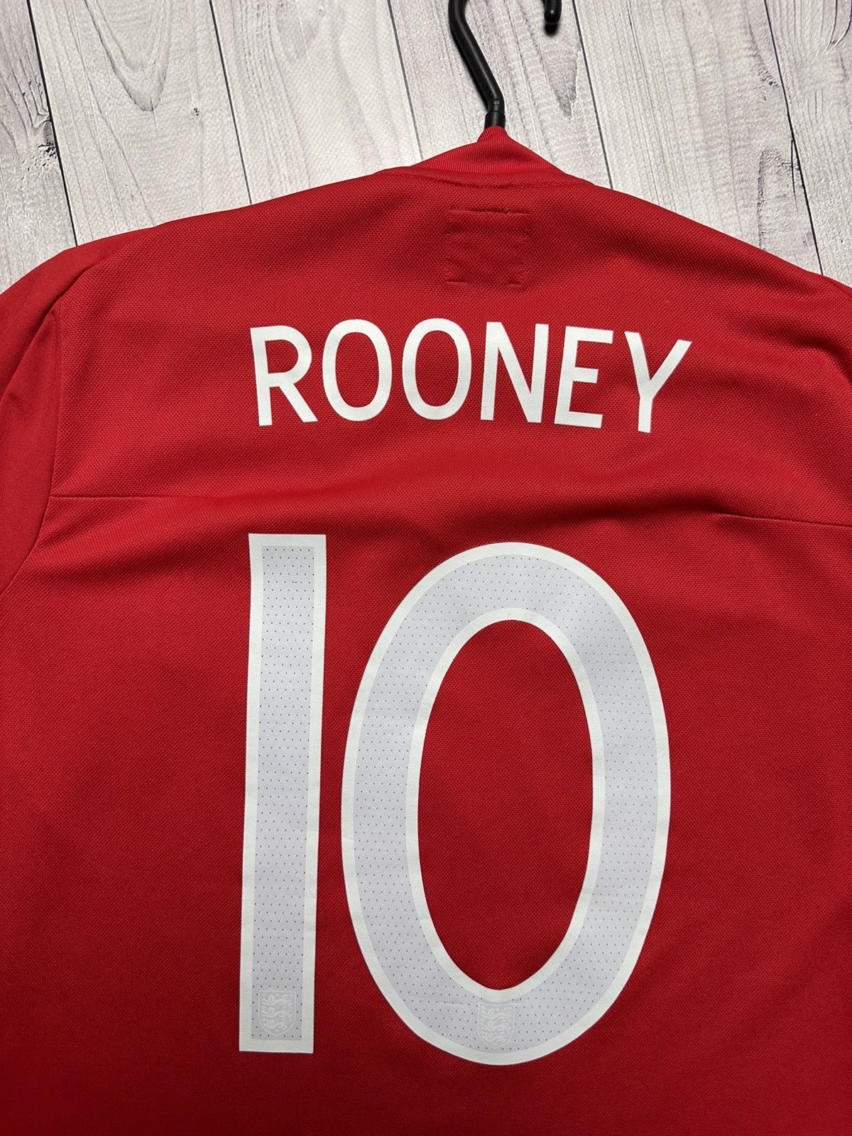 Umbro × Vintage Vintage Umbro England soccer jersey Rooney 10 size L Size US L / EU 52-54 / 3 - 6 Thumbnail