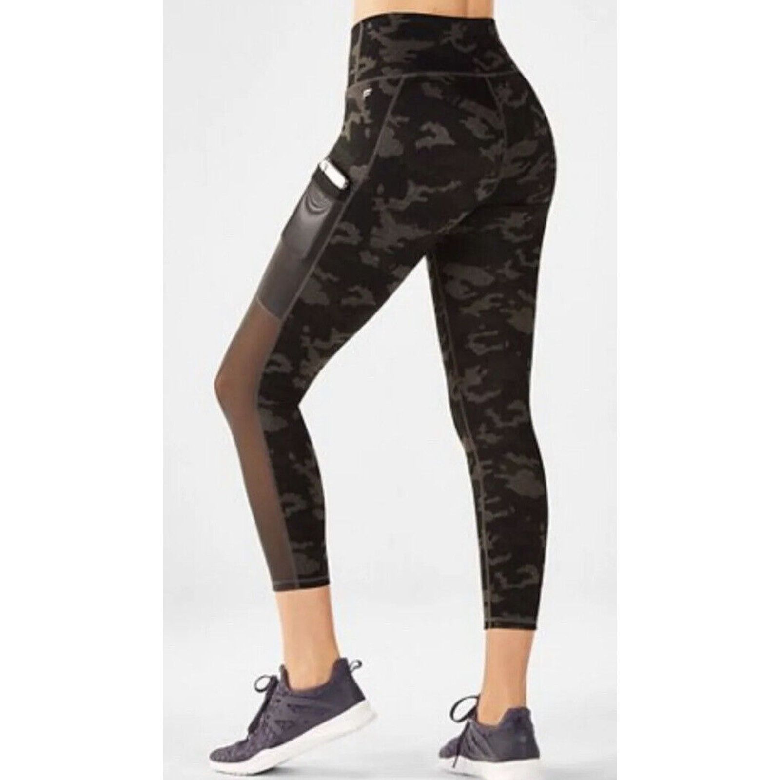 Fabletics Fabletics Mid-Rise Charcoal Camo Powerhold Leggings Pockets Size 24" / US 00 / IT 34 - 1 Thumbnail