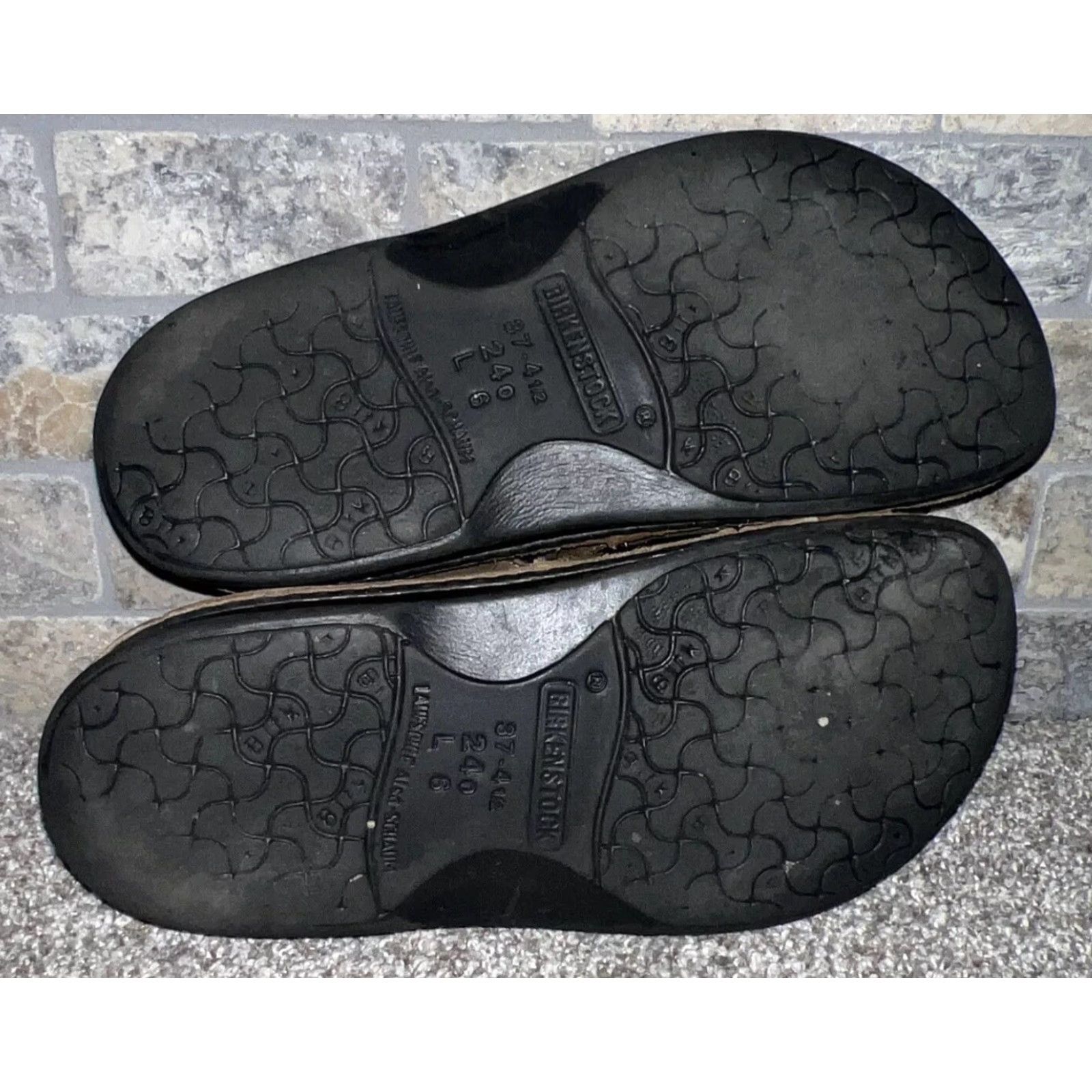 Birkenstock Birkenstock Brown Leather Sandals Womens 37 Slip-On Unisex Adults Sandal Casual Size US 7 / IT 37 - 4 Thumbnail