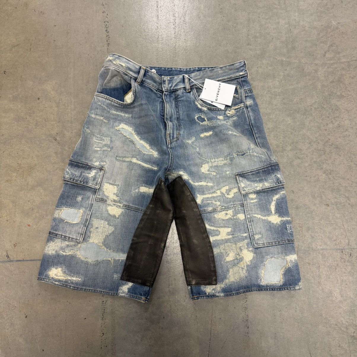 Givenchy Givenchy Moleskin-Trimmed Distressed Denim Cargo Shorts Size US 32 / EU 48 - 1 Thumbnail