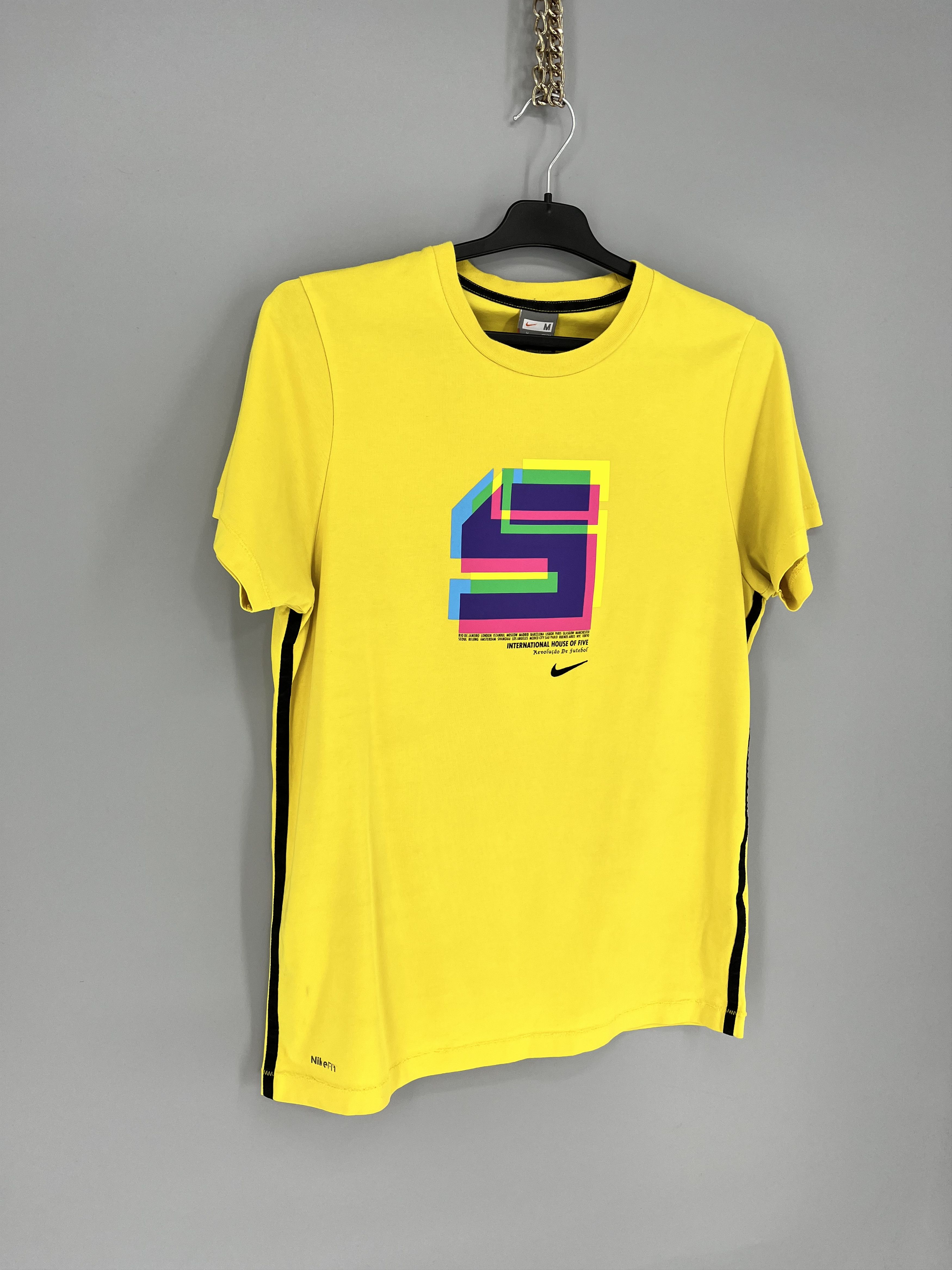Nike Nike fit International House Of 5 Revolucao De Futebol Tee Size US M / EU 48-50 / 2 - 2 Thumbnail