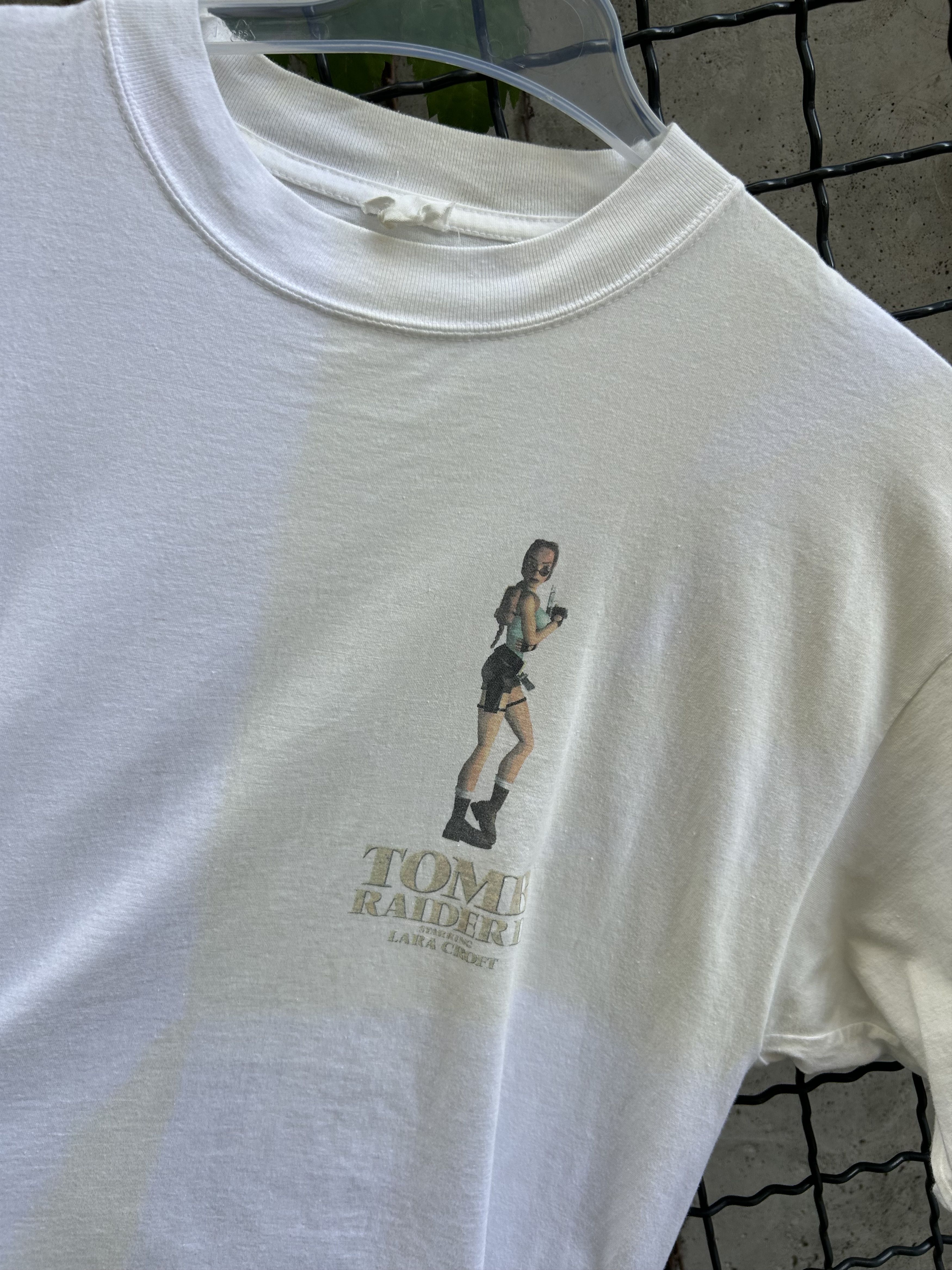 Playstation Vintage 90s Tomb Raider 2 Lara Croft Game T-shirt Size US L / EU 52-54 / 3 - 4 Thumbnail