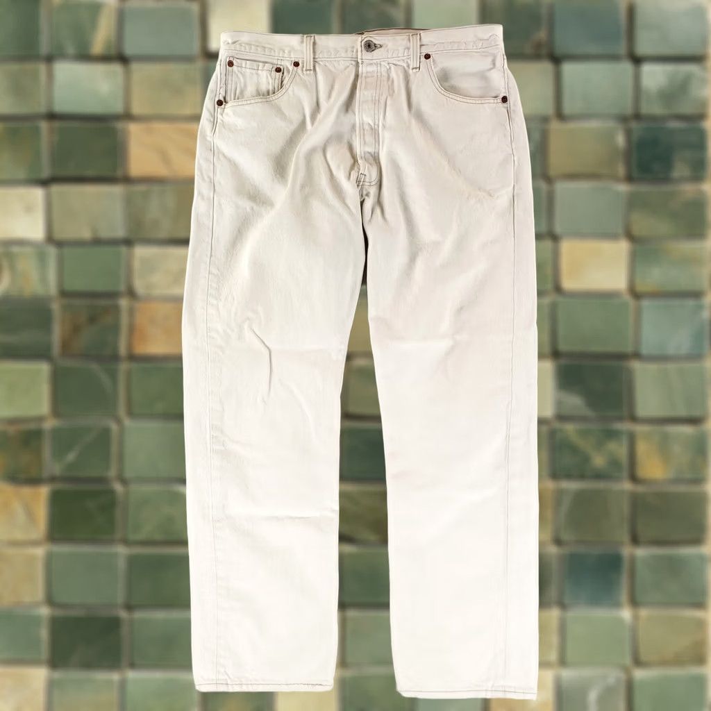 Levi's VINTAGE Levi's 501 Jeans Mens White 34 Regular 30 Inseam Straight 90s Size US 34 / EU 50 - 1 Thumbnail