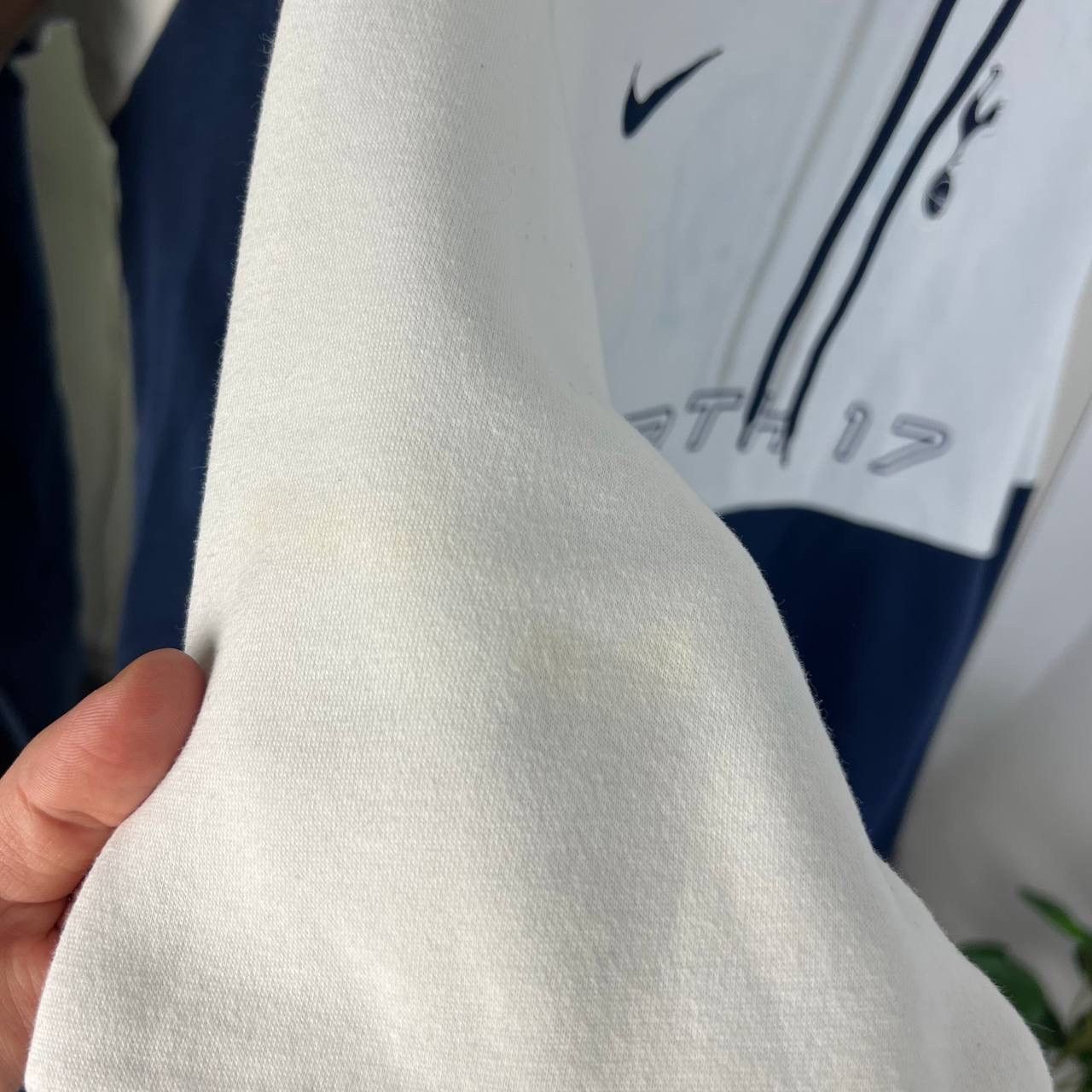 Nike Vintage Nike Tottenham Distressed Soccer Hoodie Size US L / EU 52-54 / 3 - 6 Thumbnail