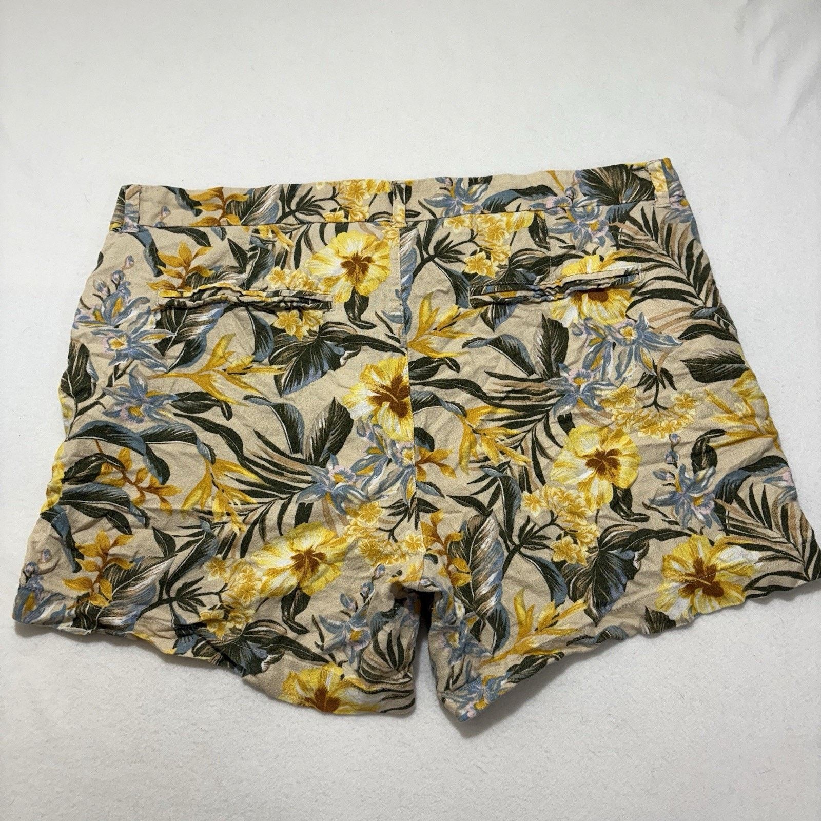 Old Navy Old Navy 20 Everyday Shorts 5" Inseam Yellow Hawaiian Floral Size 42" / US 20 - 11 Thumbnail