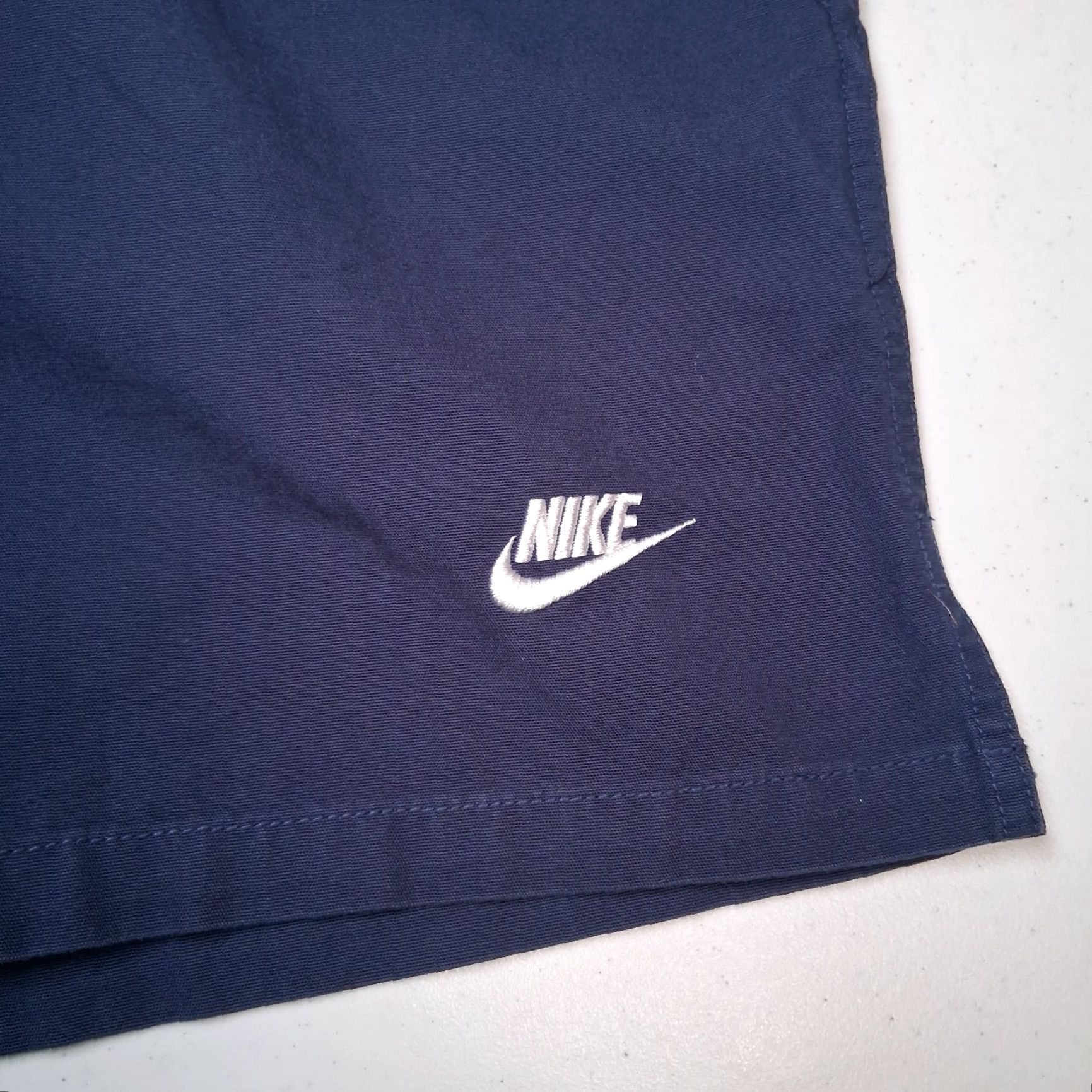 Nike Nike Club Shorts Men Small Twill Casual Logo Swoosh Blue Twill Shorts 5.5" Inseam Regular Fit Cotton Vietnam DX0619-410 Size US 29 - 5 Thumbnail