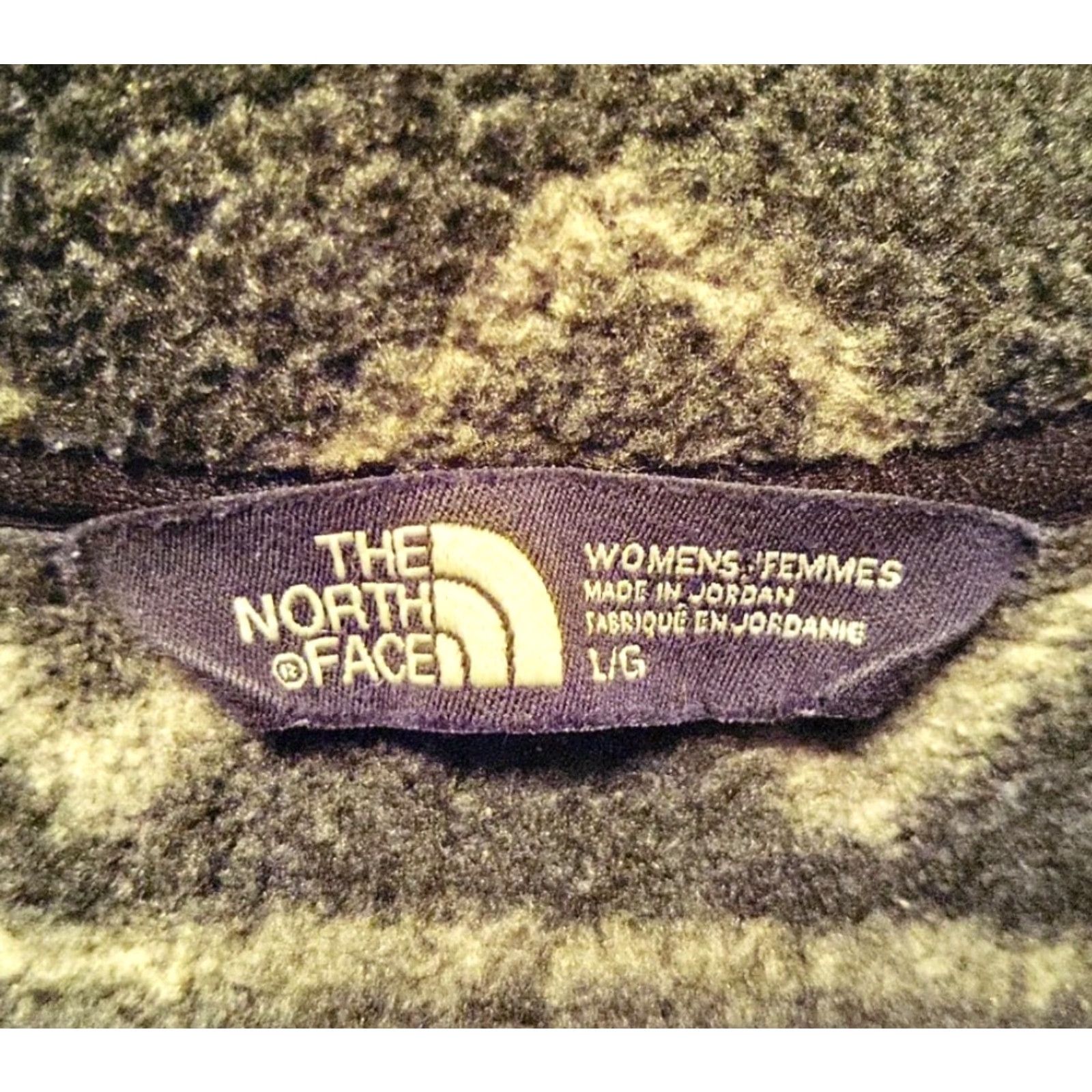 The North Face VINTAGE The North Face Woman's 1/4 Zip Aztec Print Black Gray Fleece Knit Sweater L Women Mock Neck Logo Embroidered 1/4 Zip Autumn Winter Size L / US 10 / IT 46 - 3 Thumbnail