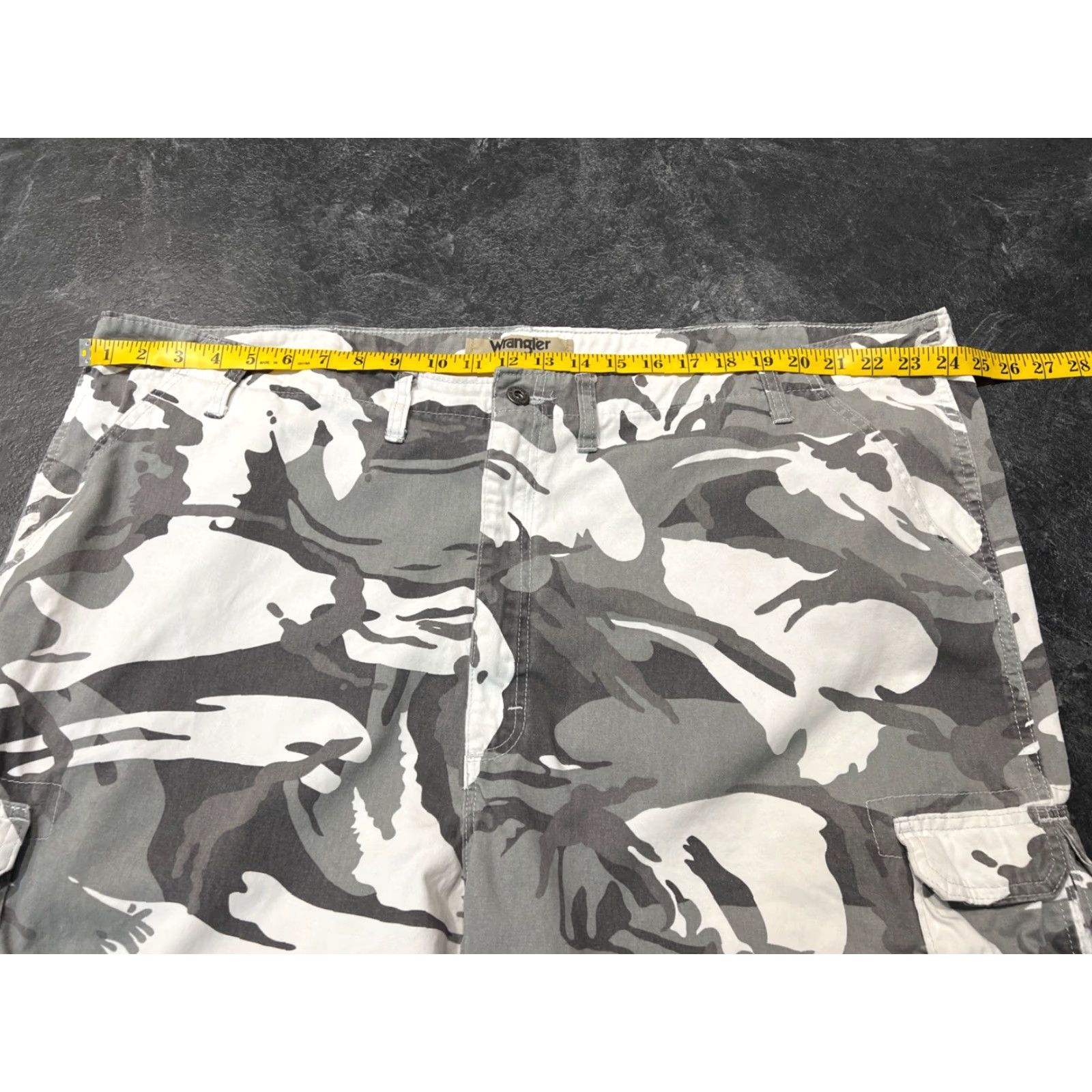 Wrangler VINTAGE Wrangler Cargo Shorts Men 48 Relaxed Fit Camouflage Cotton 00s Grunge Casual Size US 32 / EU 48 - 6 Thumbnail