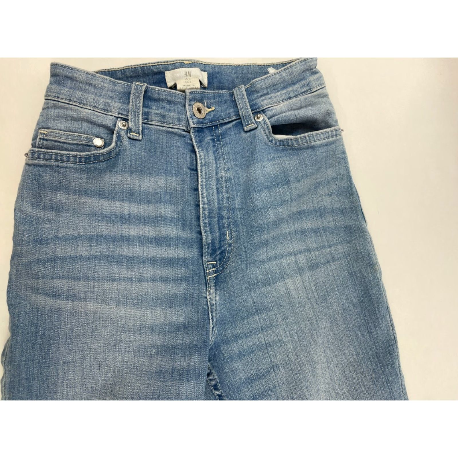 H&M H&M L.O.G.G. Jeans Women's Size 2 Long Blue Denim High Rise Medium Wash Slim-fit Size 26" / US 2 / IT 38 - 3 Thumbnail