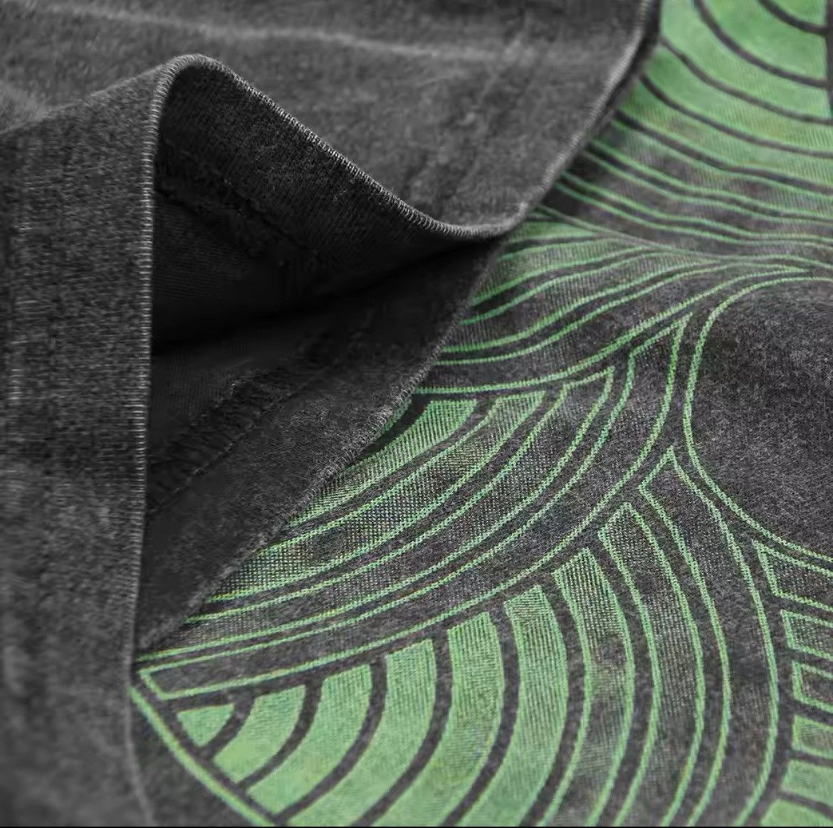 Japanese Brand × Vintage Hiroshi Yoshimura Green Graphic Printed Cotton Tshirt Size US L / EU 52-54 / 3 - 4 Thumbnail