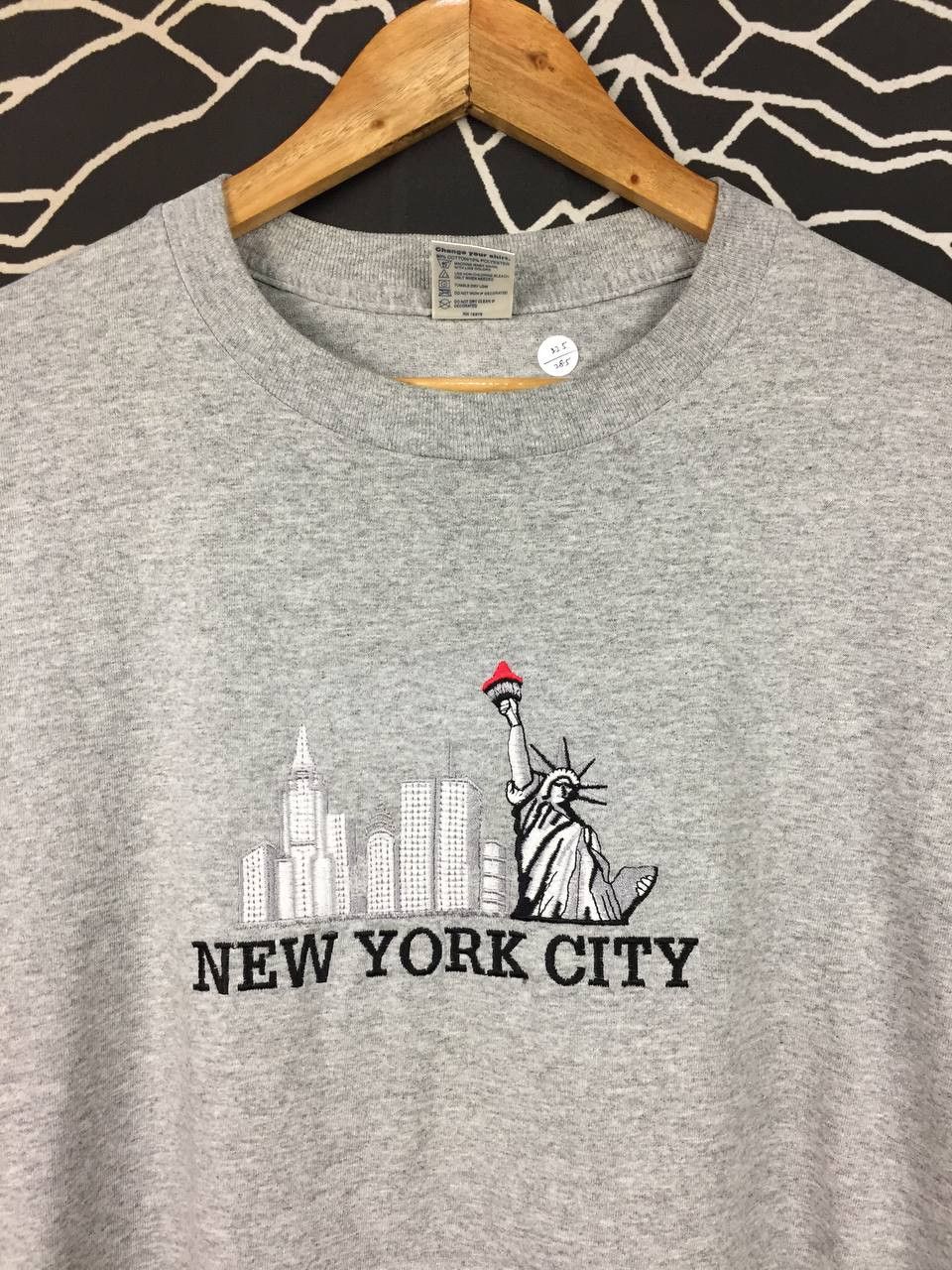Vintage Vtg New York City Skyline Twin Towers Statue of Liberty Tee Size US L / EU 52-54 / 3 - 3 Thumbnail