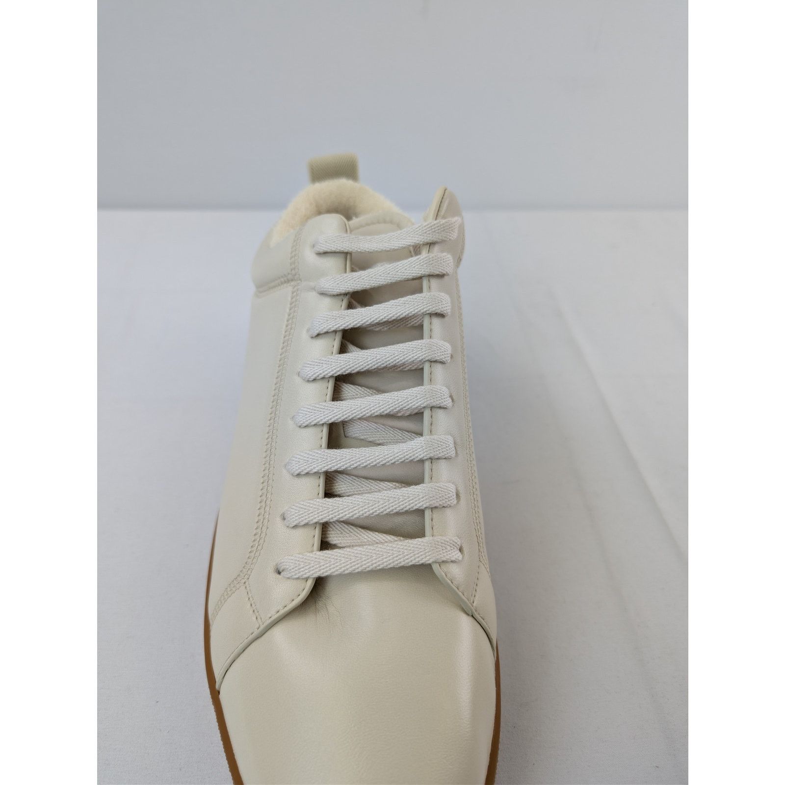 Bottega Veneta o1rshd1 Leather Lagoon Nappa Low Top Sneakers in Sea Salt Size US 9 / EU 42 - 14 Thumbnail