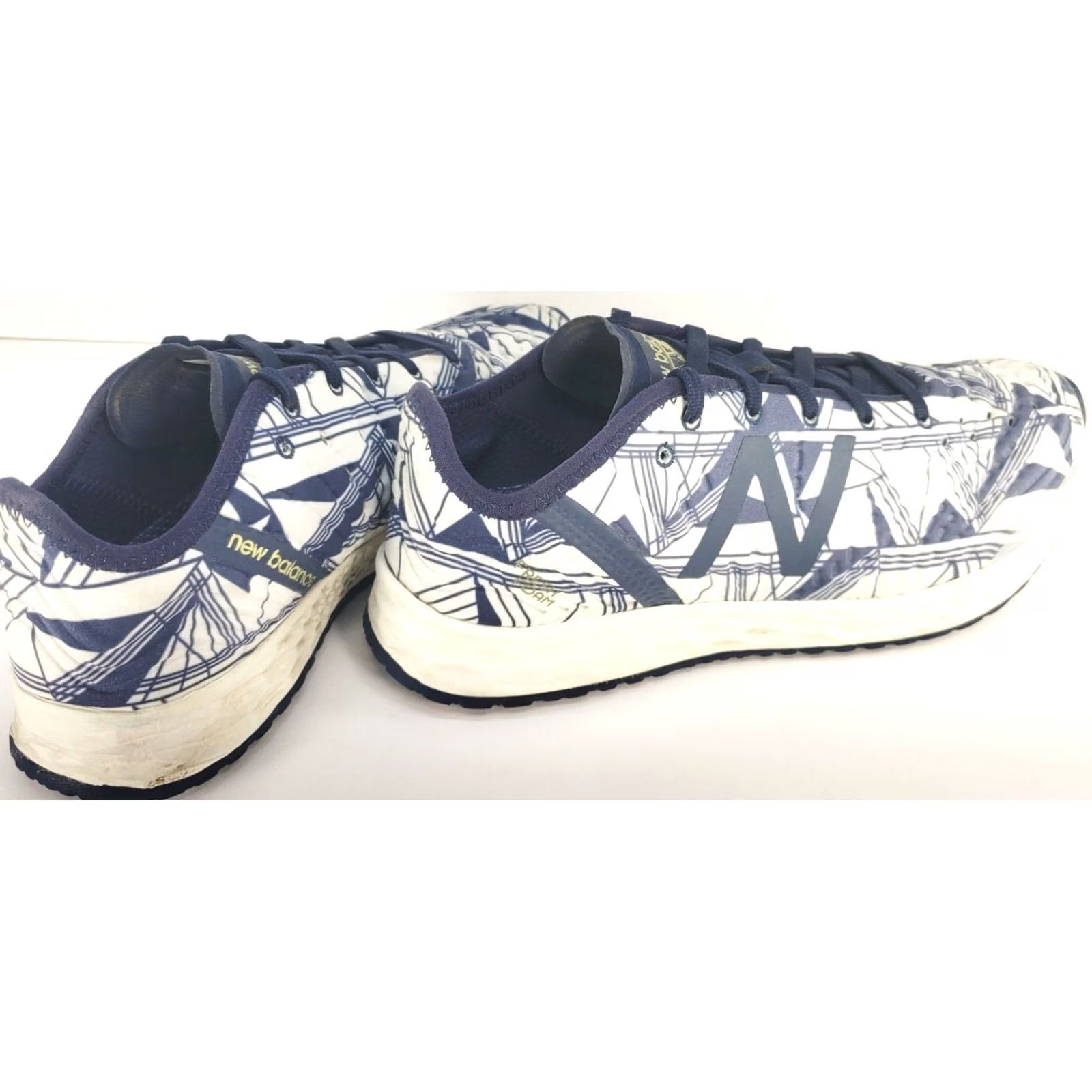 New Balance New Balance Fresh Foam Women's 8.5M Sneakers White with Navy Blue Geometric Pattern Ladies Casual Shoes Women 8.5M Sneakers Size US 9 / IT 39 - 4 Thumbnail