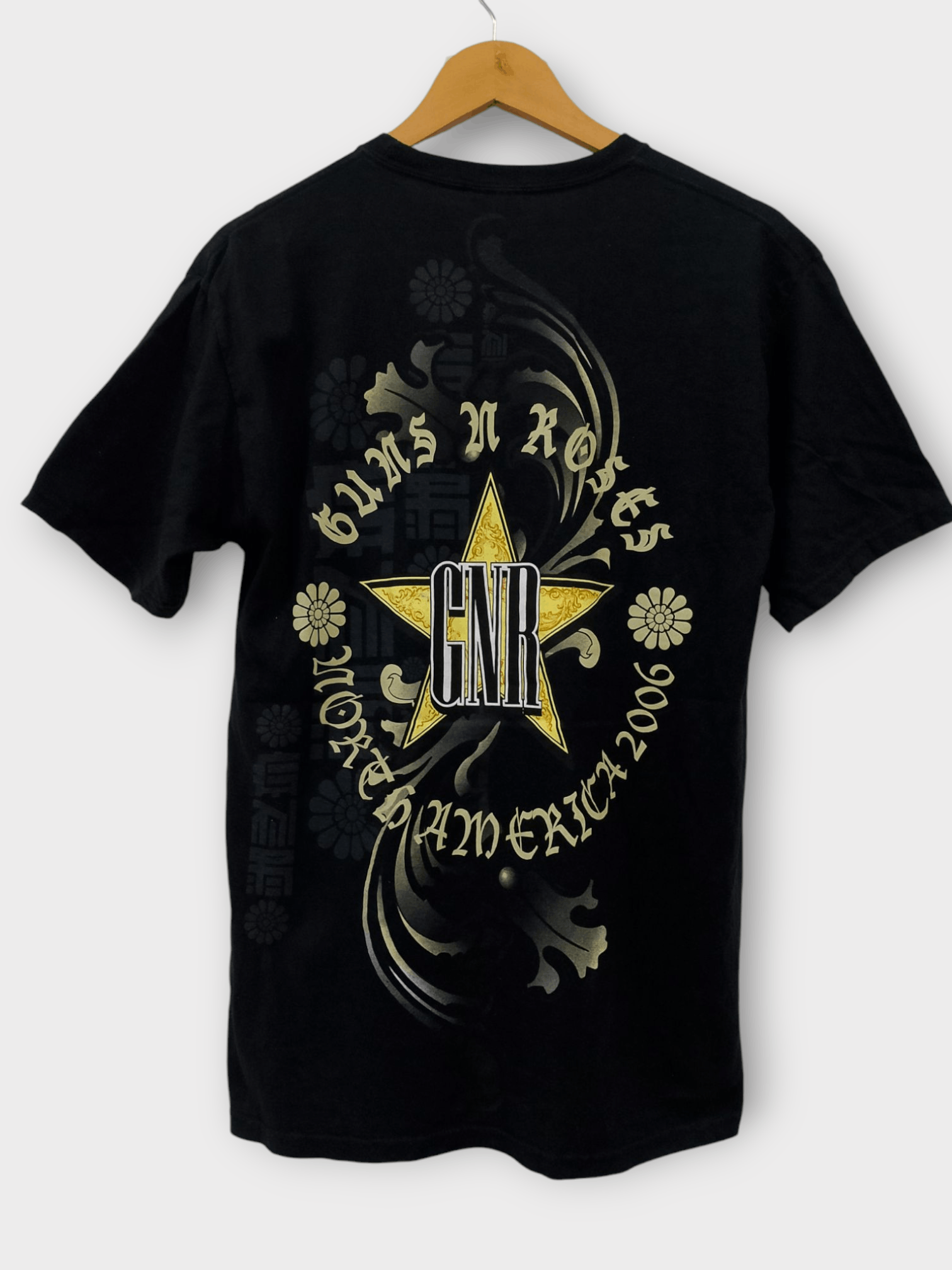 Band Tees × Guns N' Roses × Vintage Vintage 2006 Guns N' Roses North American Tour Tee Size US M / EU 48-50 / 2 - 1 Thumbnail