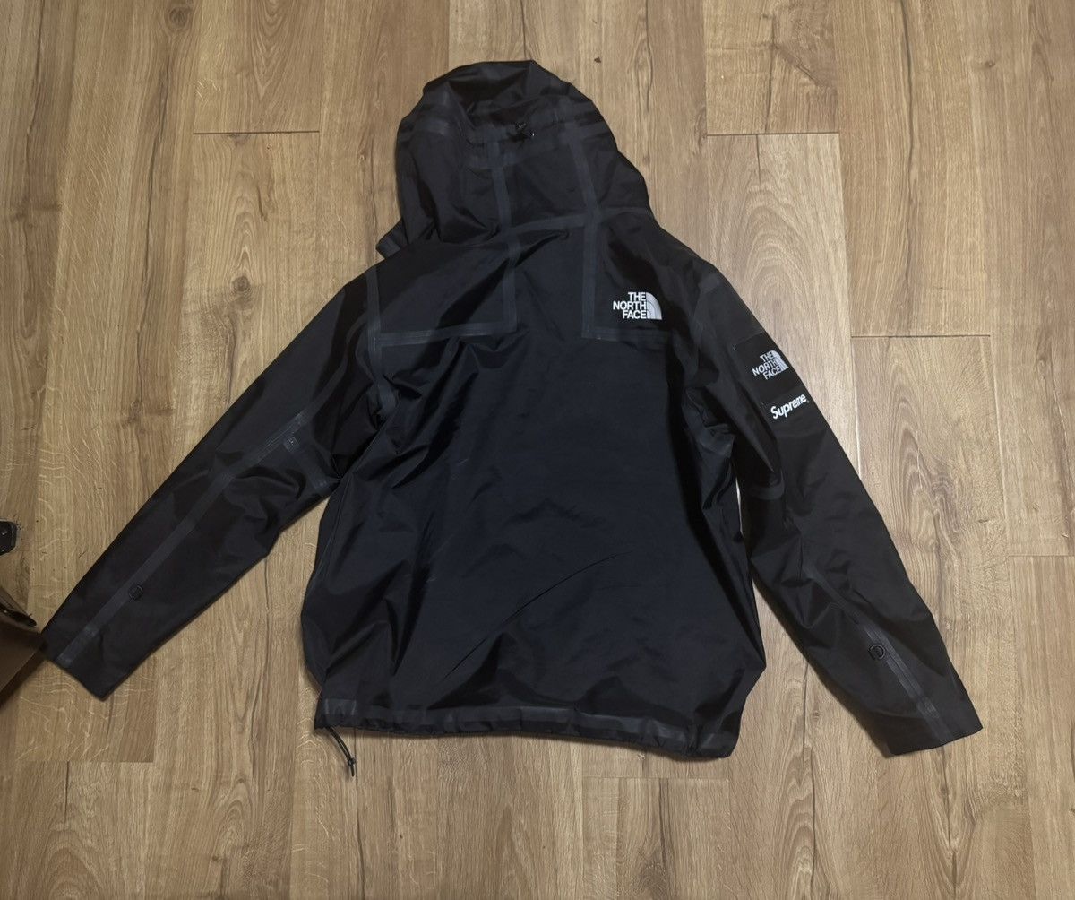Supreme Supreme North Face Summit Tape Seam Black Size US XL / EU 56 / 4 - 2 Thumbnail