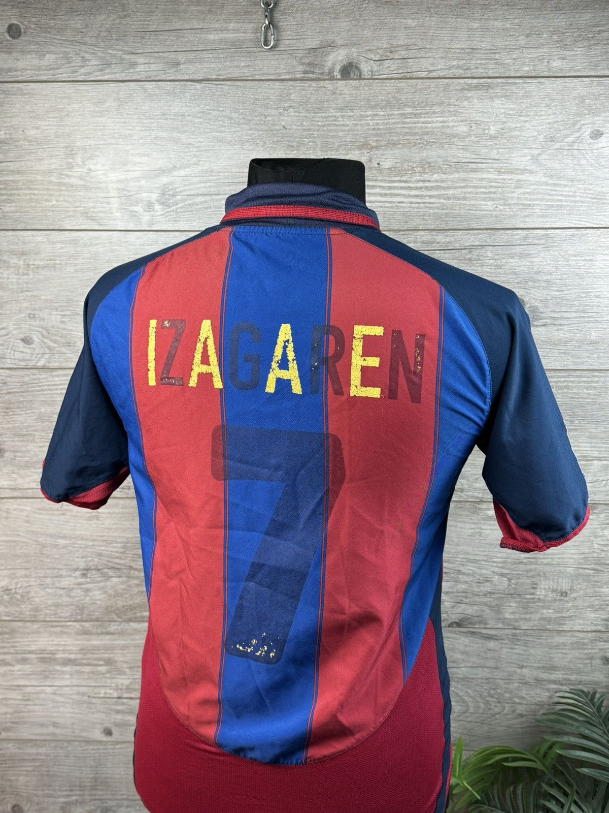 Nike Barcelona FC Nike 2003/04 Izagaren 7 Vintage Football Shirt Size US S / EU 44-46 / 1 - 3 Thumbnail