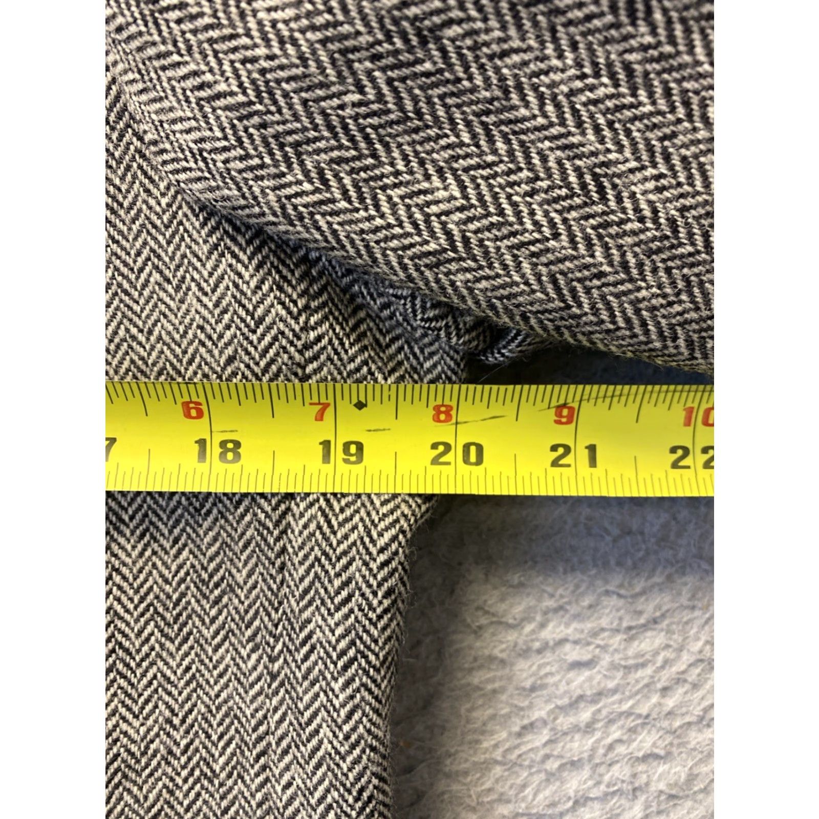 Brooks Brothers VTG Brooks Brothers Blazer Jacket Wool Herringbone Men's 39R Gray USA Vintage Classic Preppy 39 Chest Mens Size 40R - 5 Thumbnail