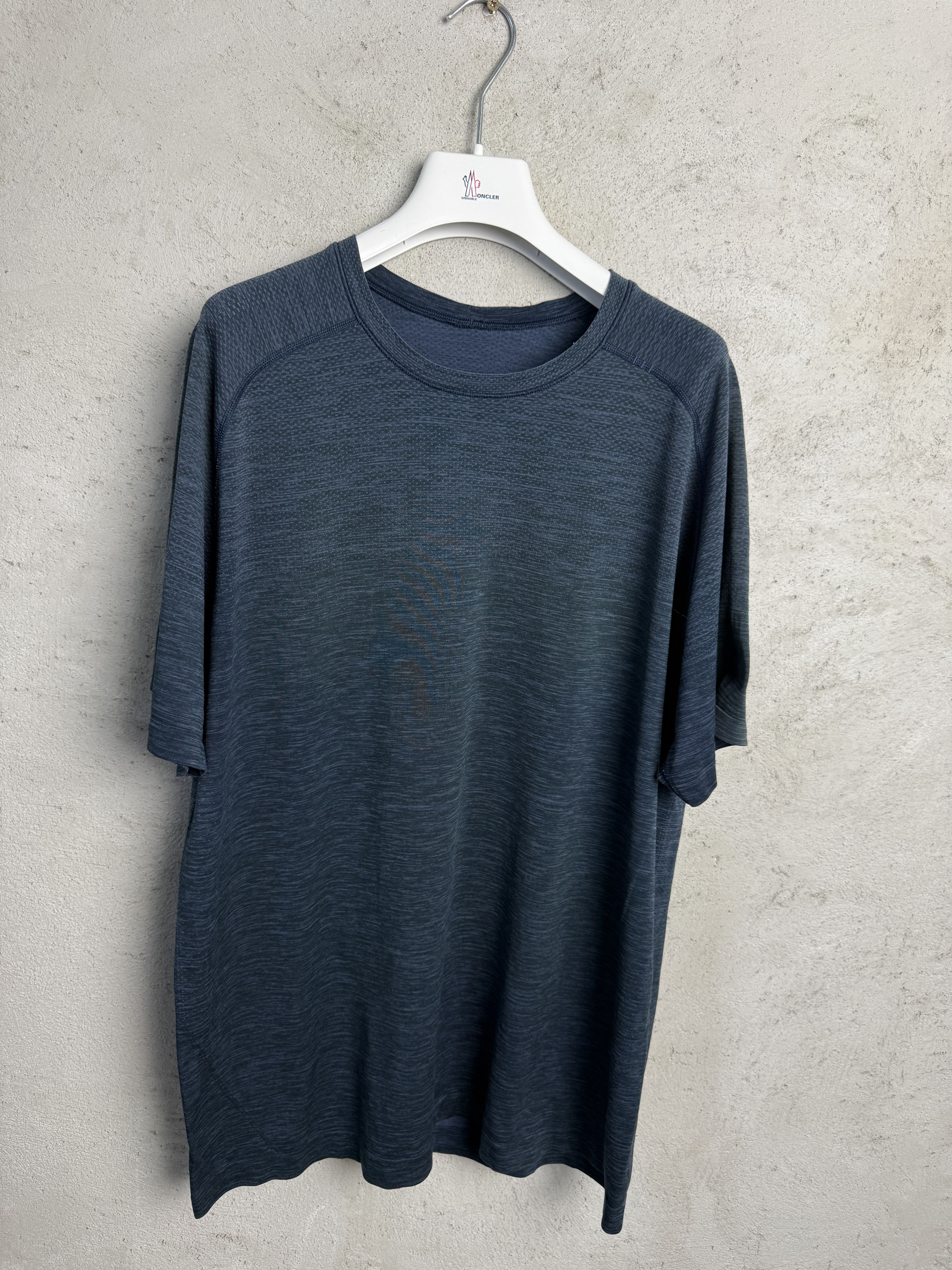 Lululemon Lululemon t-shirt tee sport gym yoga pilates Size US XL / EU 56 / 4 - 2 Thumbnail
