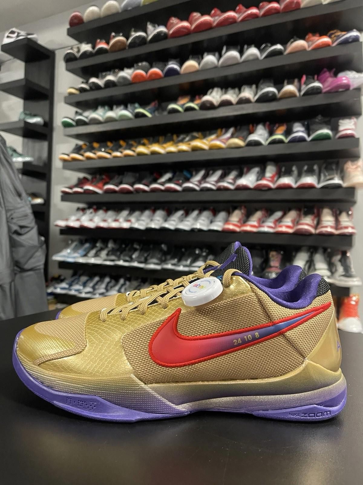 Nike Size 10.5 - Undefeated x Nike Zoom Kobe 5 Hall Of Fame Size US 10.5 / EU 43-44 - 1 Thumbnail