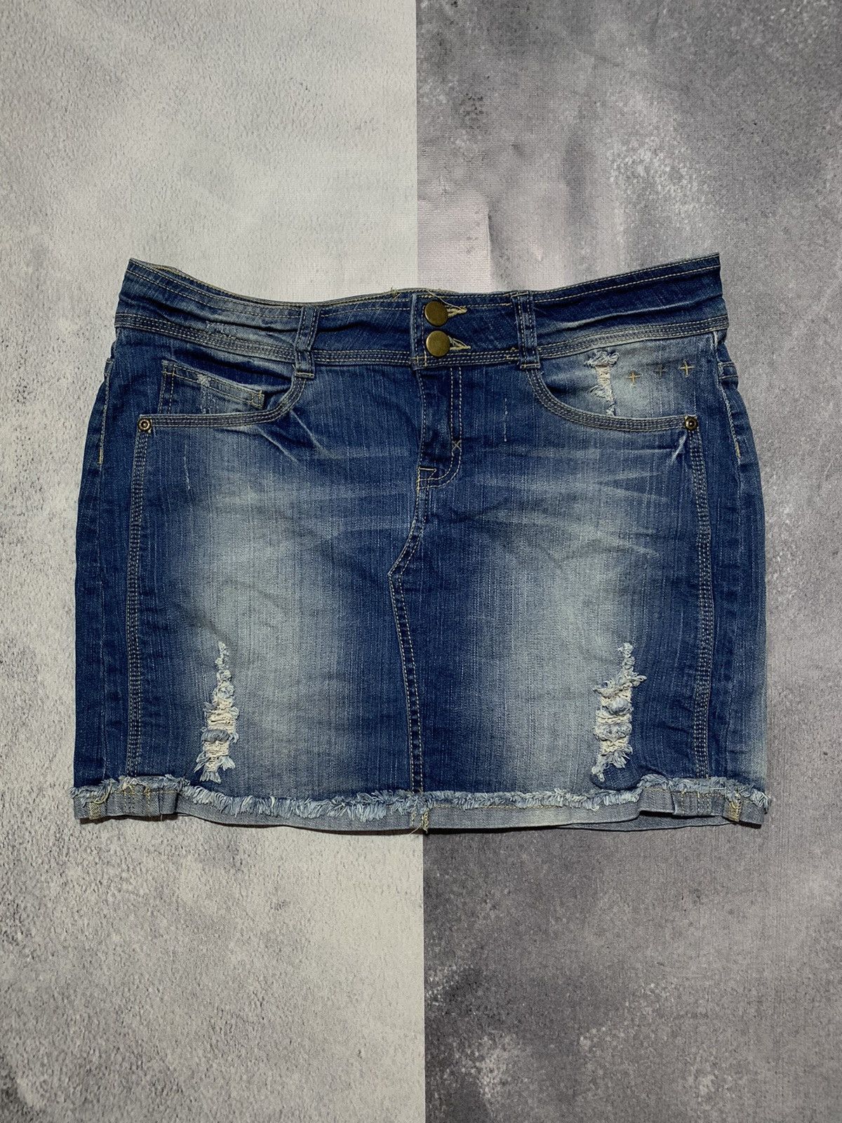 Japanese Brand × Vintage Vintage Y2K denim mini skirt streetwear style size 32 Size 32" / US 10 / IT 46 - 1 Thumbnail