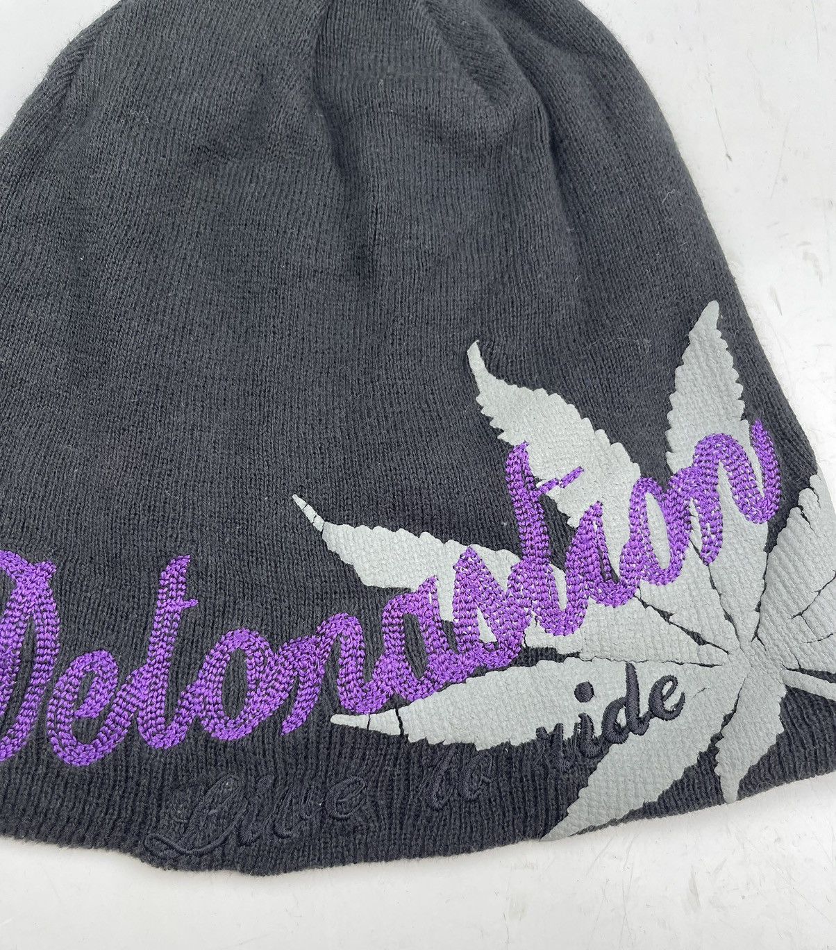 Japanese Brand marijuana leaves beanie hat snow cap tc26 Size ONE SIZE - 3 Thumbnail