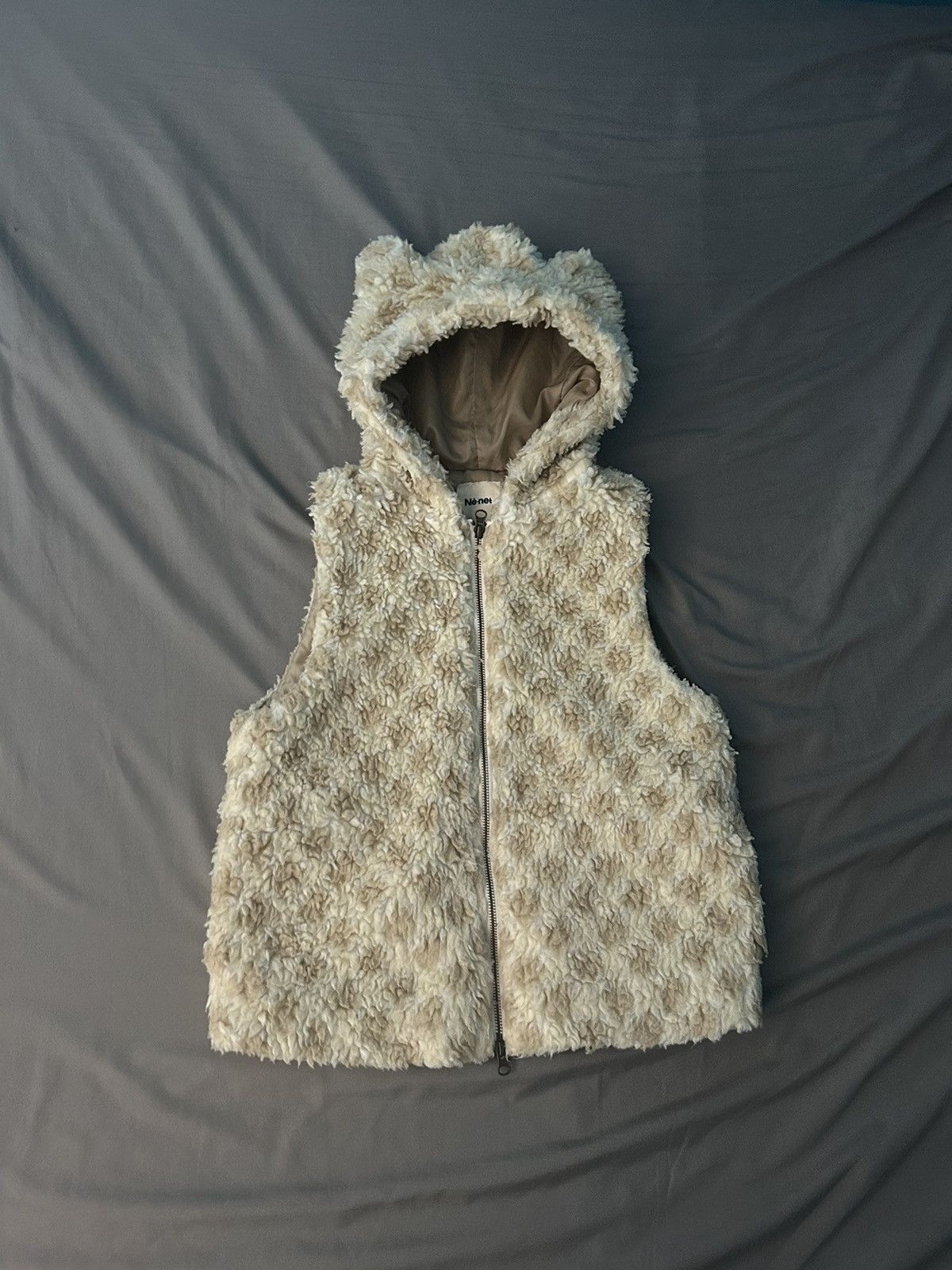 Issey Miyake Ne-Net Bear Ear Cream/Beige Fleece Vest | Grailed