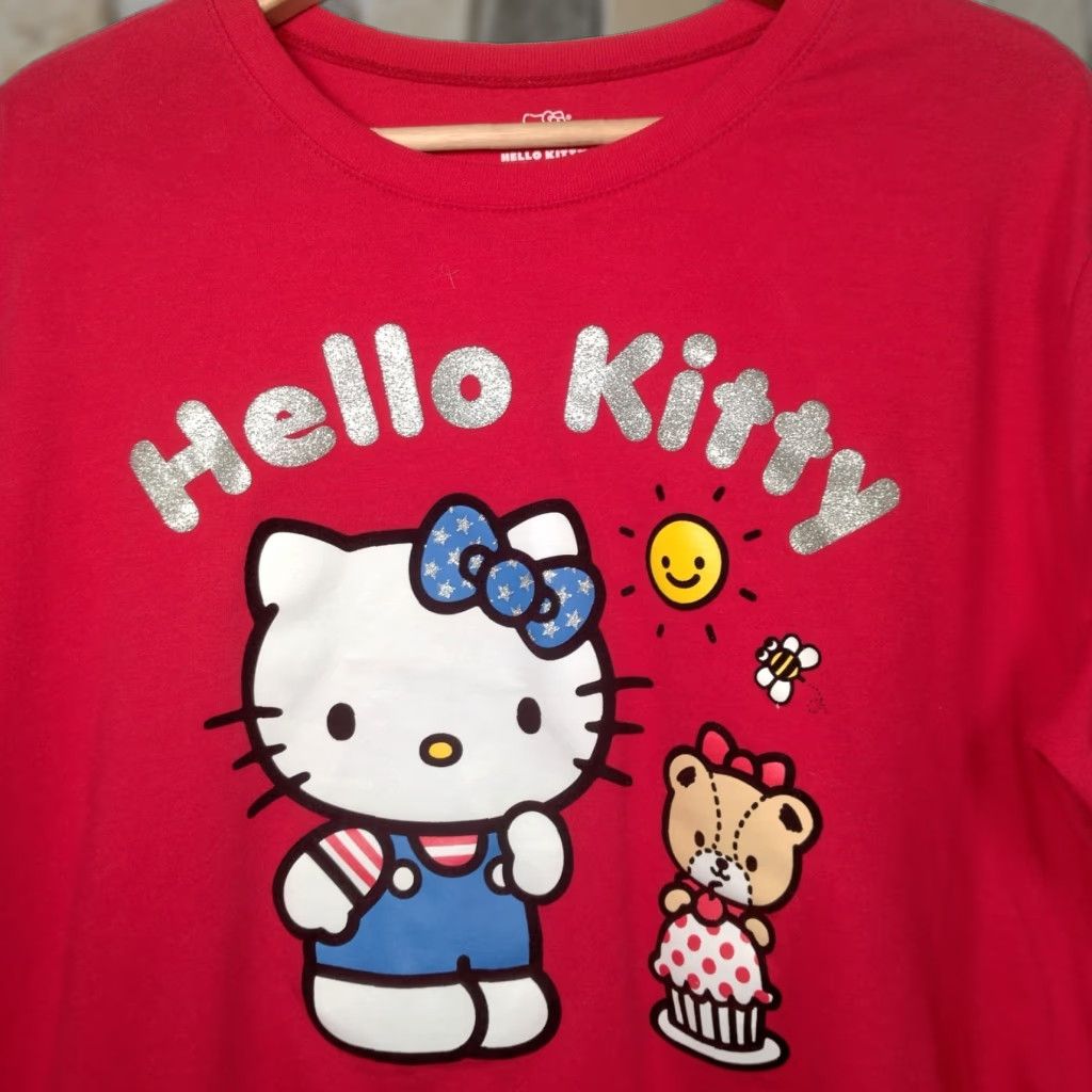 Vintage SANRIO Hello Kitty Shirt Womens Large Red Glitter Cupcake Graphic T-Shirt Size L / US 10 / IT 46 - 1 Thumbnail