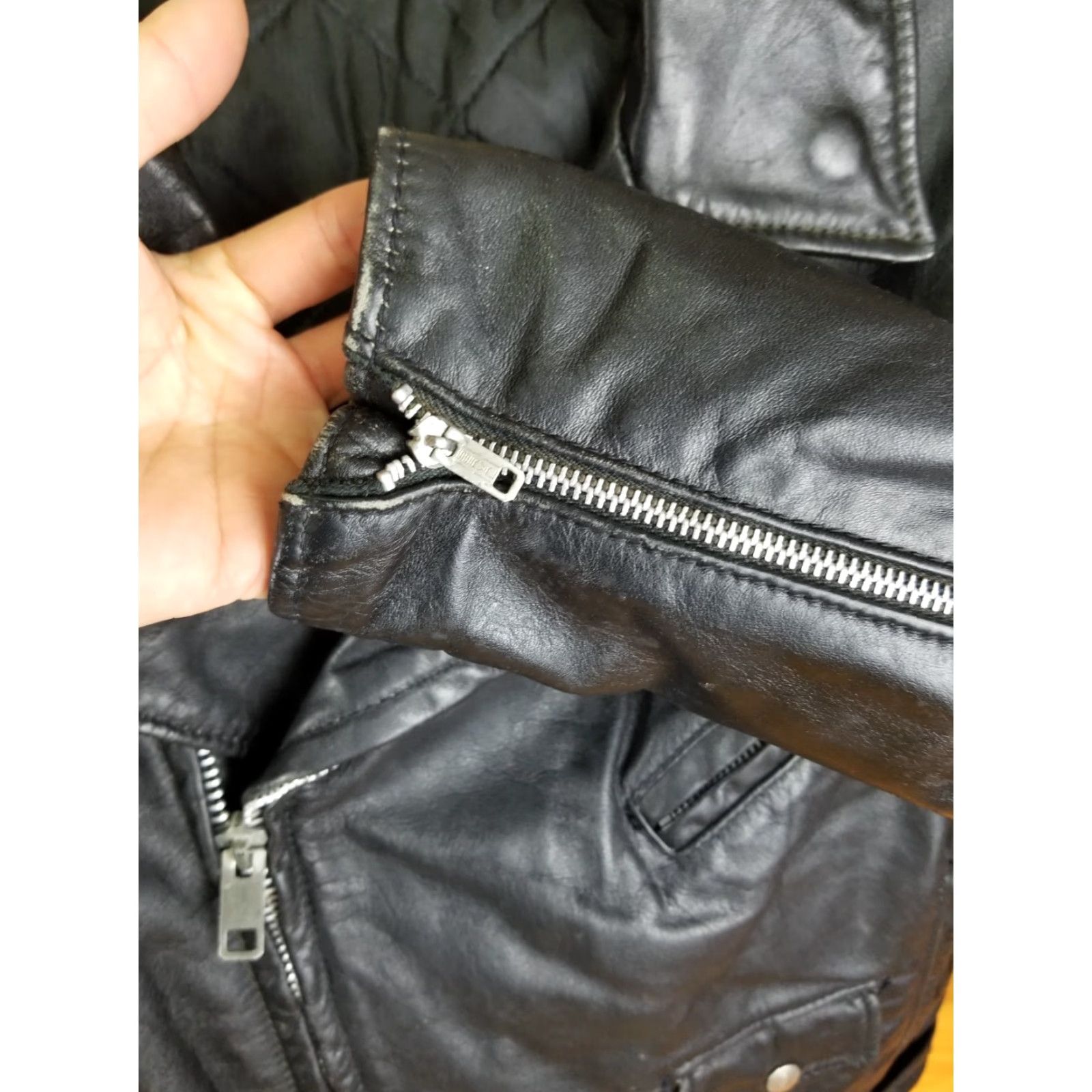 Vintage VINTAGE Montgomery Ward BLACK Motorcycle Leather Jacket SZ 44R Mens Leather Jacket Military 80s Style Motorbike Coat Black 44R Size US S / EU 44-46 / 1 - 7 Thumbnail