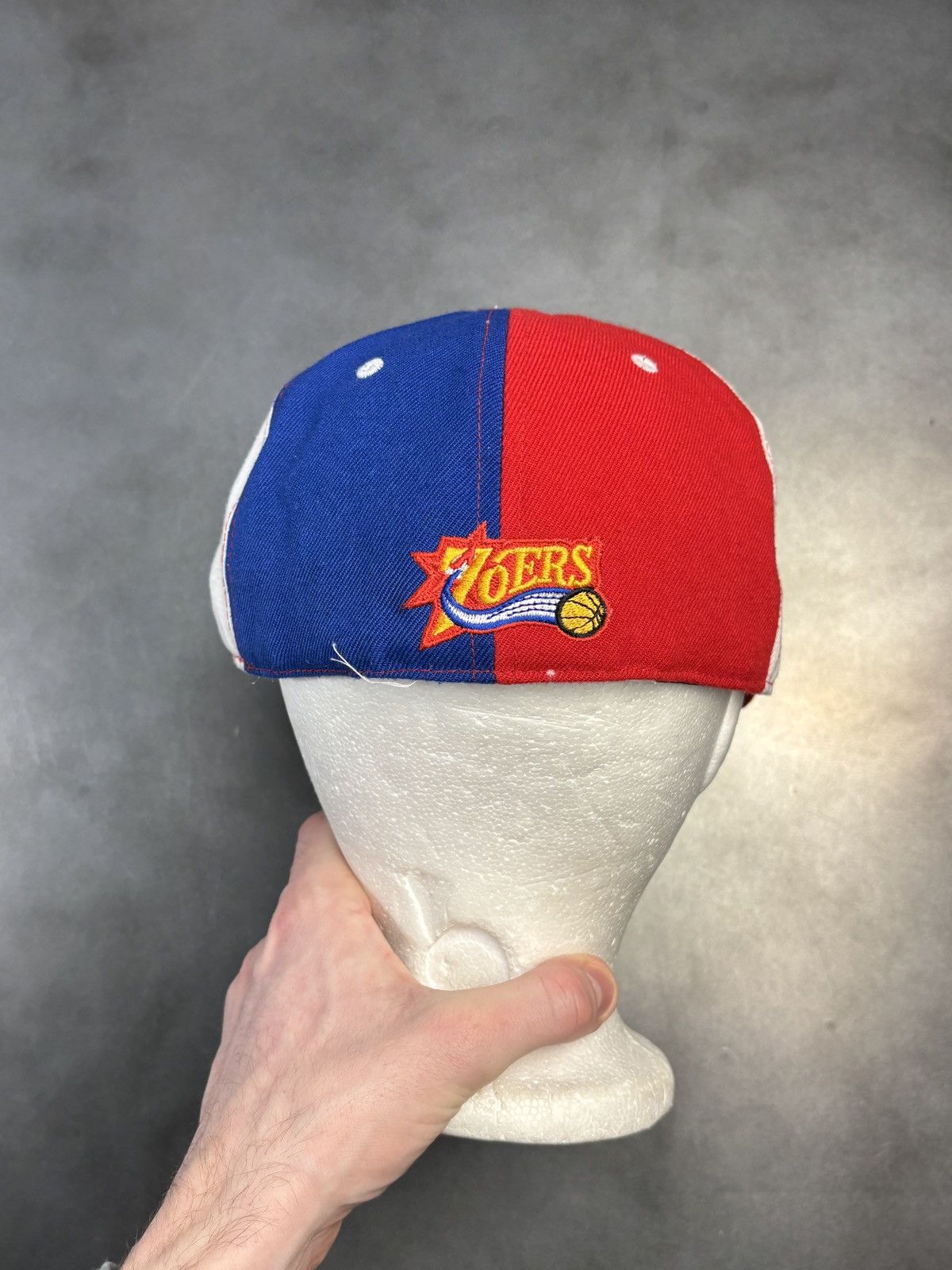 NBA × New Era × Vintage Vintage Philadelphia 76ers Fitted Hat Iverson 2000s New Era Size ONE SIZE - 4 Thumbnail