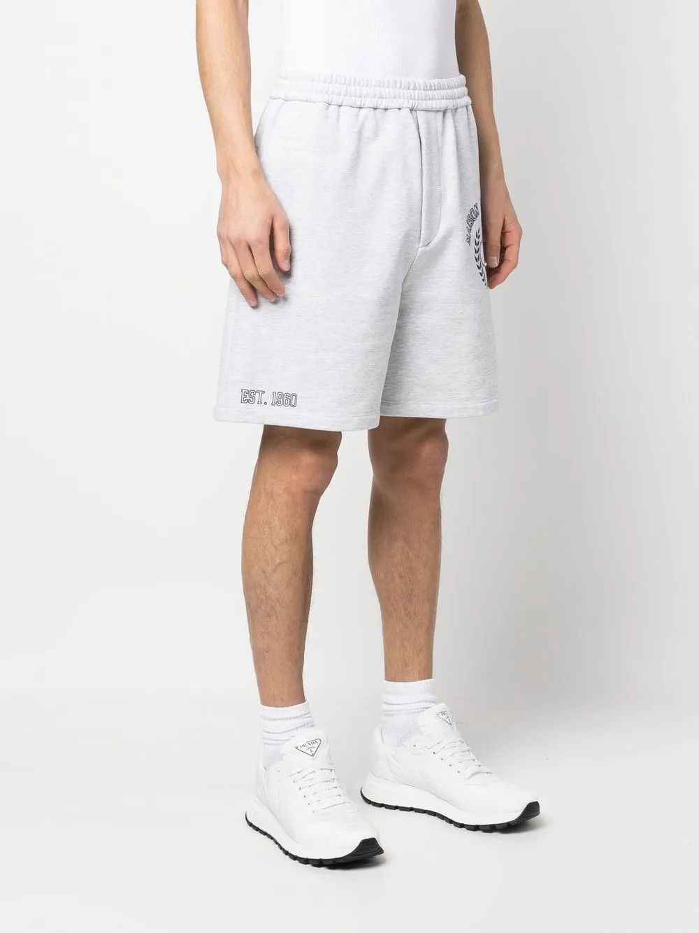 Valentino o1y0525 Logo Short in Light Gray Size US 32 / EU 48 - 2 Thumbnail
