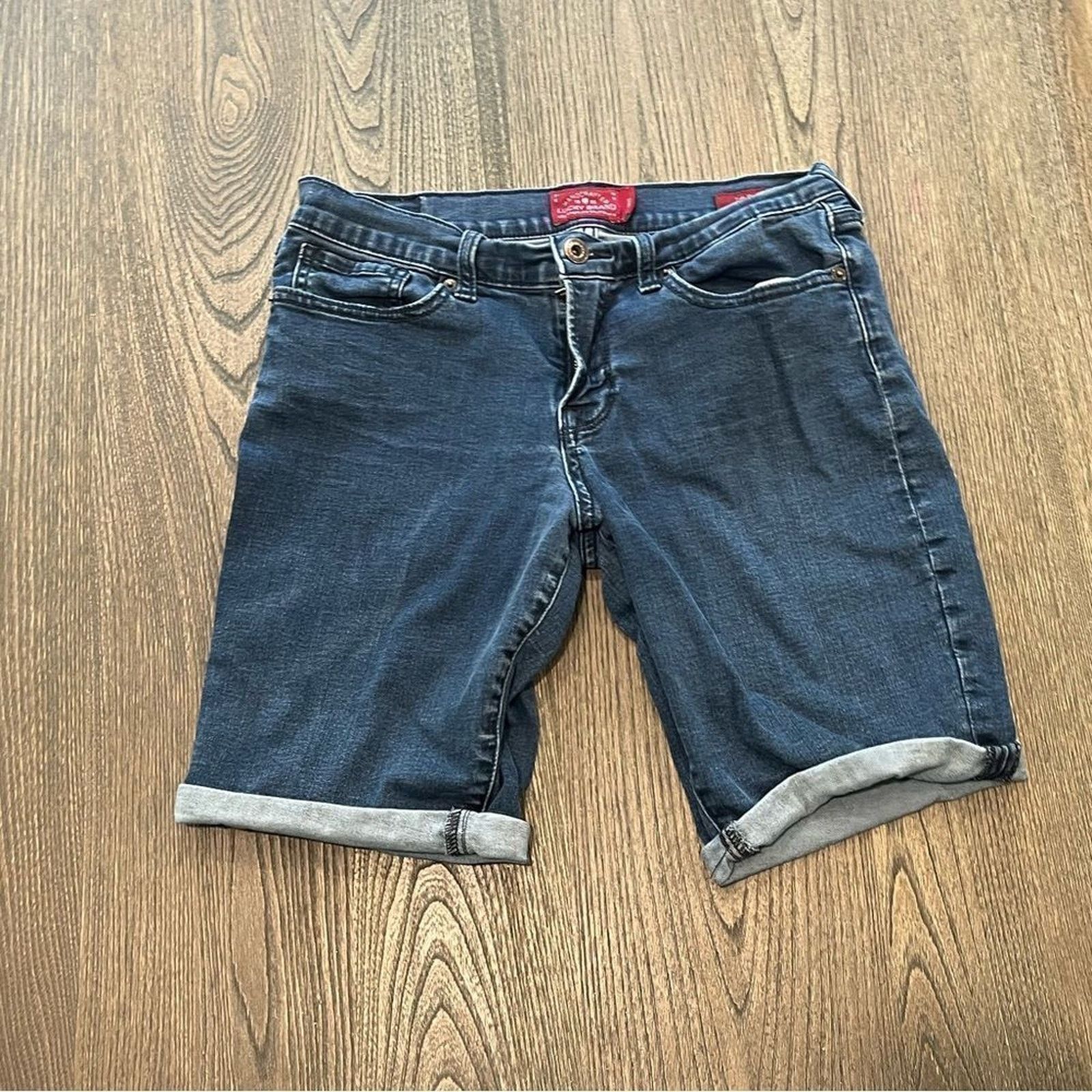 Lucky Brand Lucky Brand The Bermuda Dark Wash Denim Shorts Size 4/27 Size 27" / US 4 / IT 40 - 1 Thumbnail