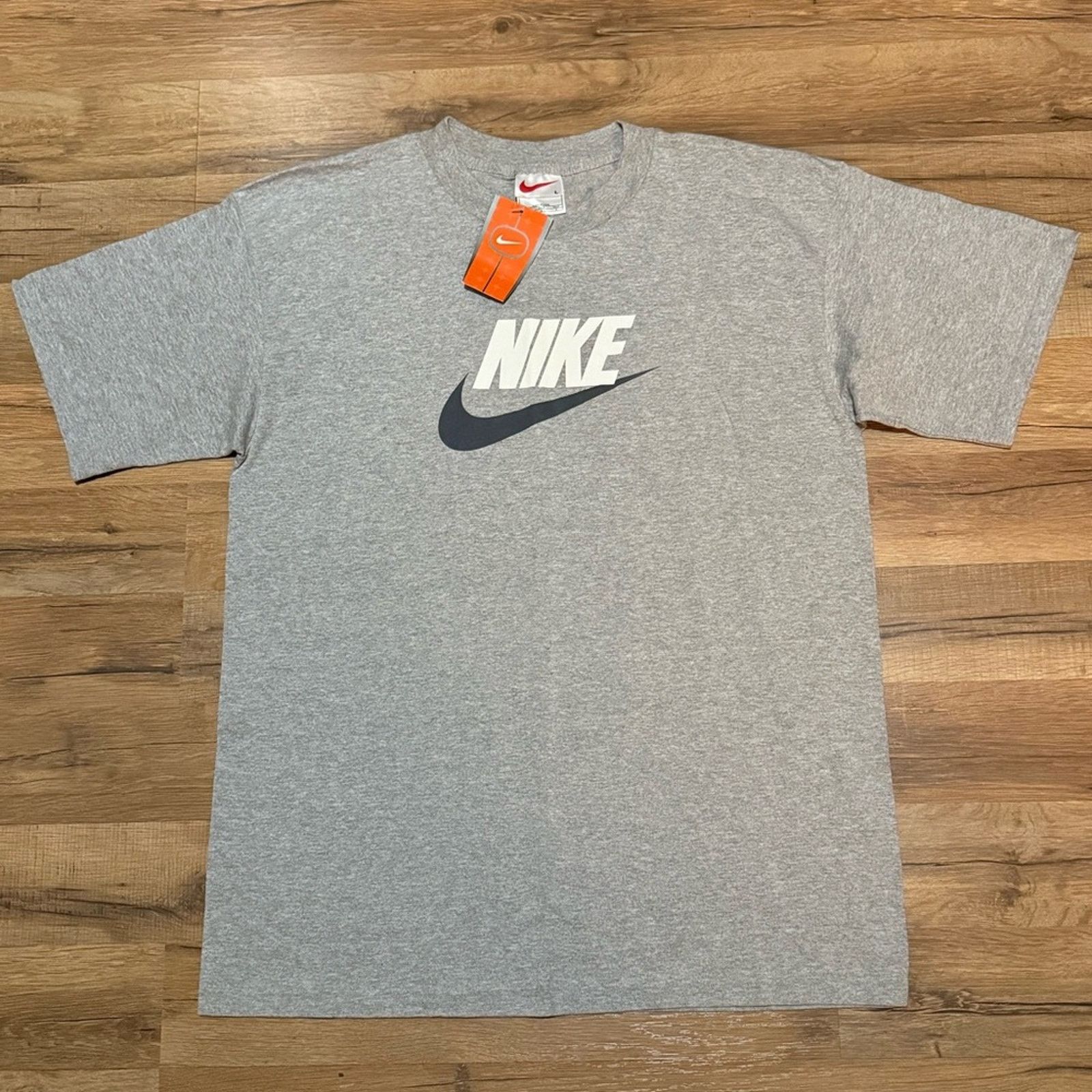 Nike 90s Nike Spell Out Center Swoosh Short Sleeve Size US L / EU 52-54 / 3 - 1 Thumbnail