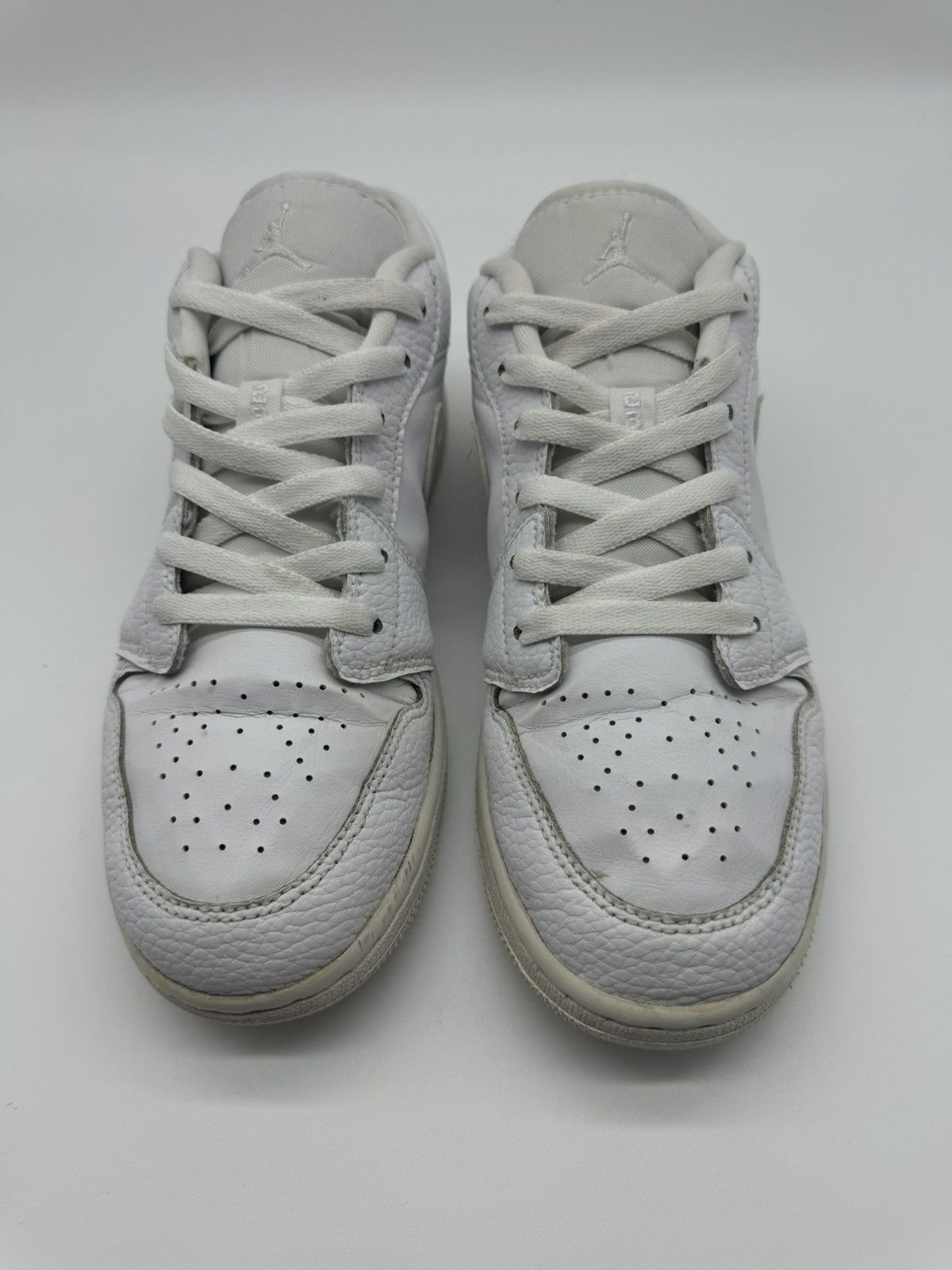 Jordan Brand × Nike Nike Air Jordan Retro 1 Low Triple White Size 6.5Y | 8 Women Size US 6.5 / EU 39-40 - 4 Thumbnail