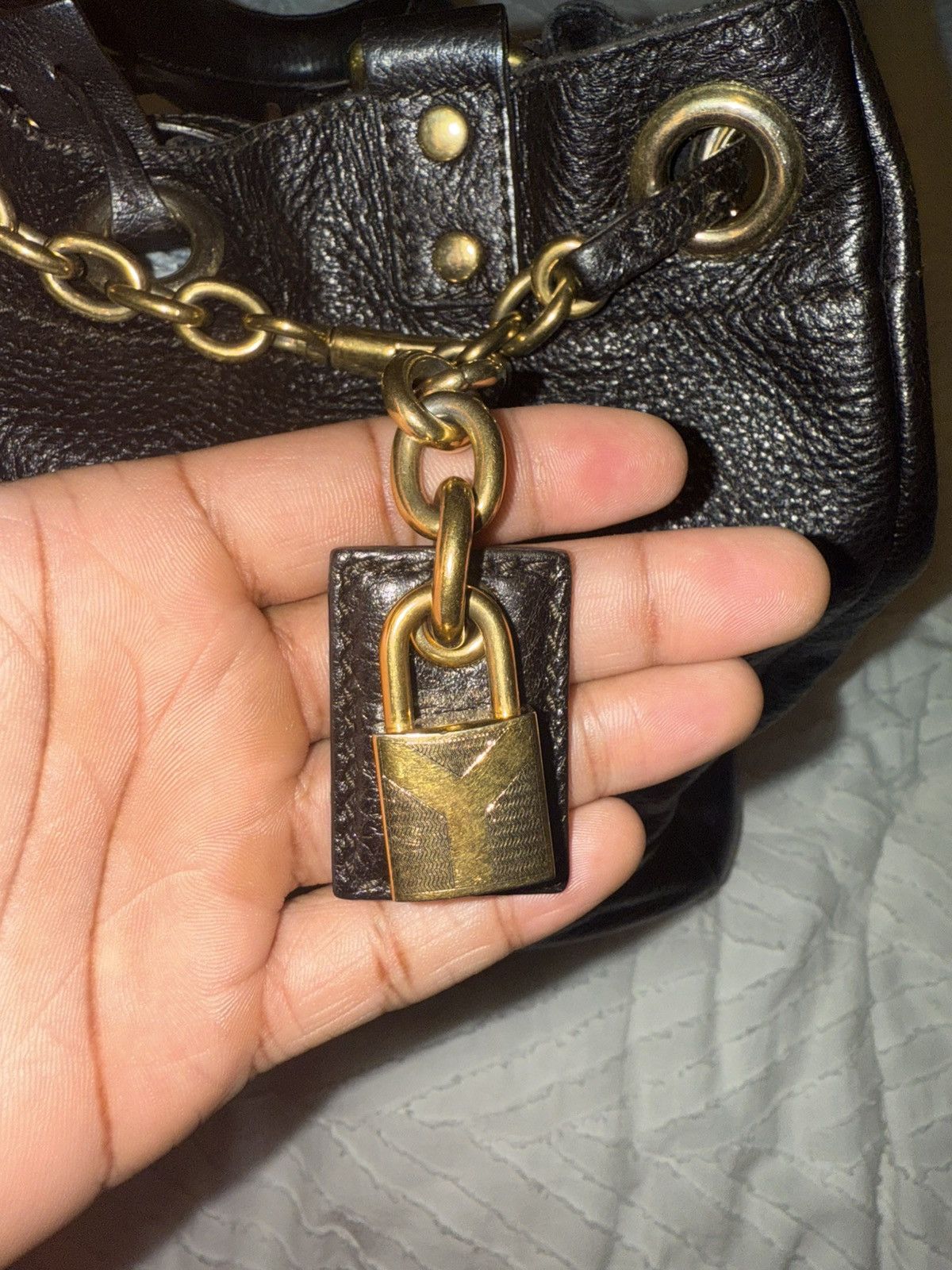 Yves Saint Laurent Yves Saint Laurent Lamb Skin Hand Bag Size ONE SIZE - 6 Thumbnail