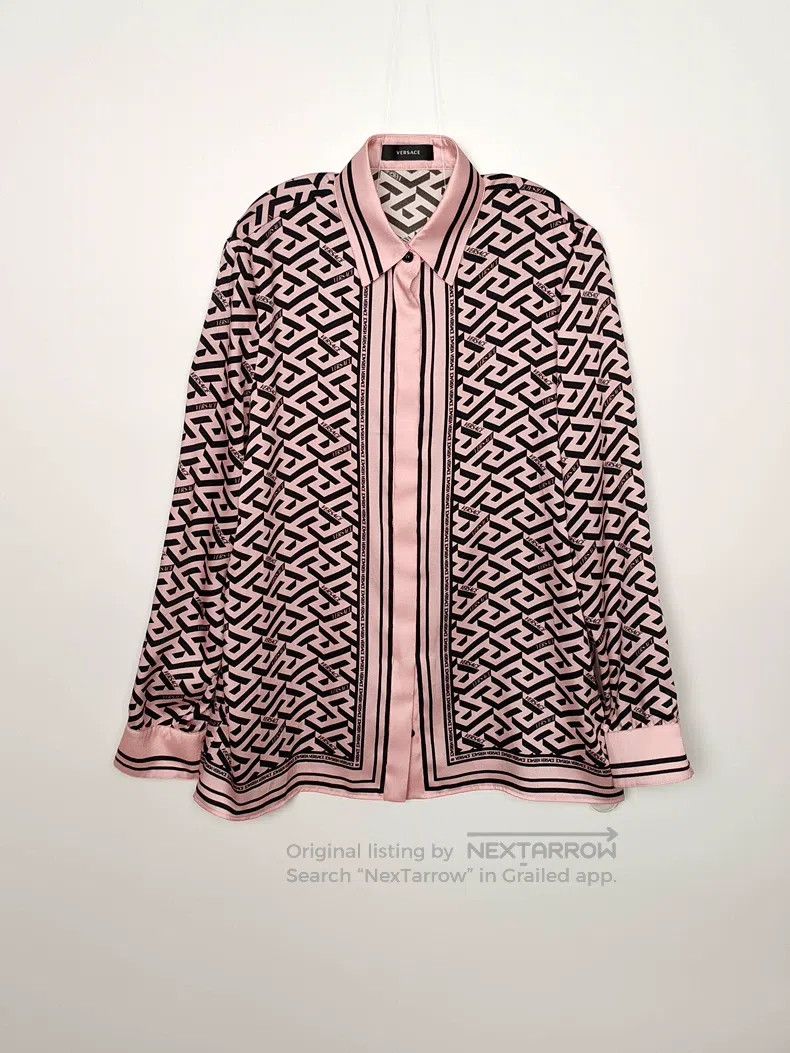 Versace Versace A silk shirt full of prints Size XS / US 0-2 / IT 36-38 - 1 Thumbnail